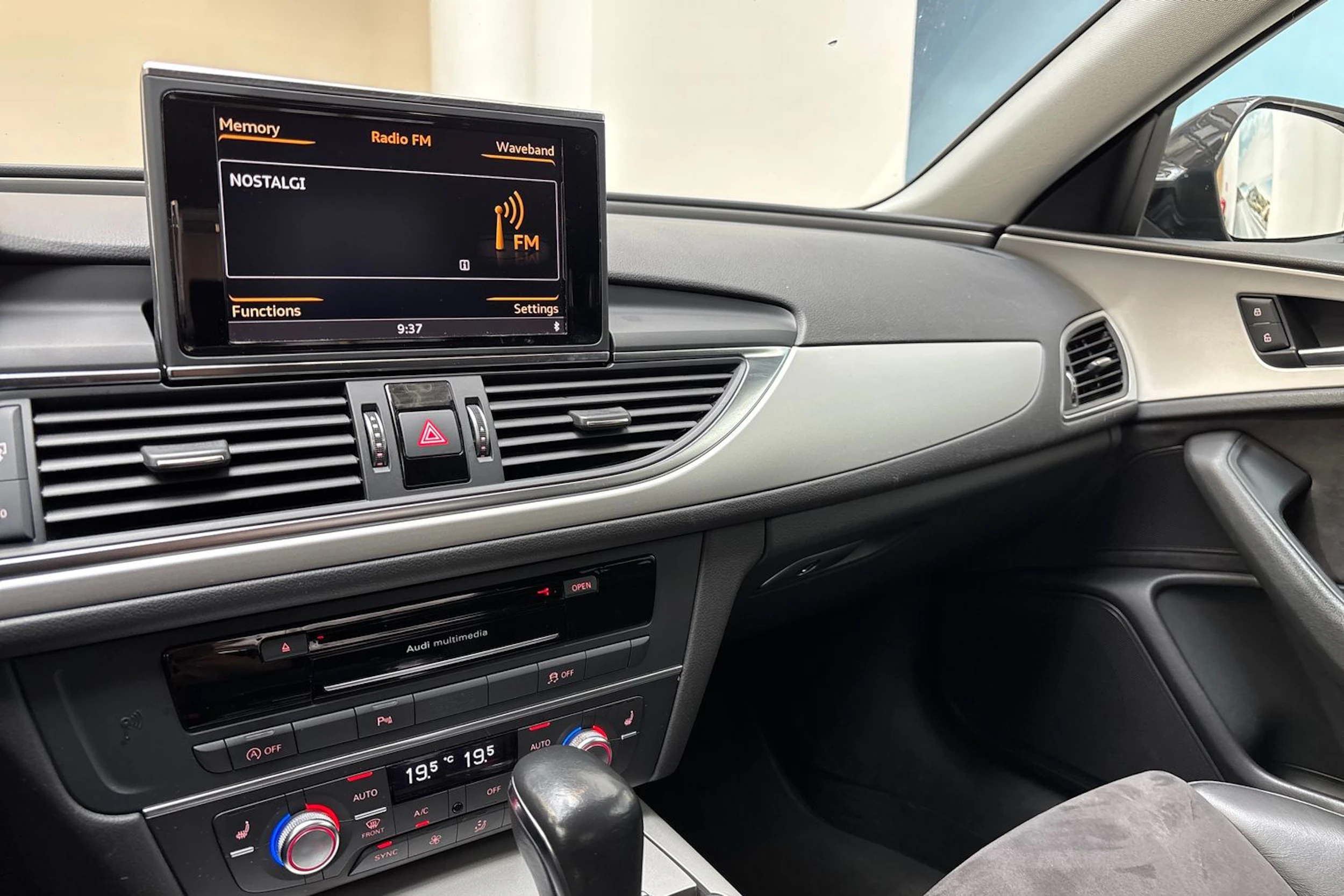 sininen Audi A6 2018 kuva 22.