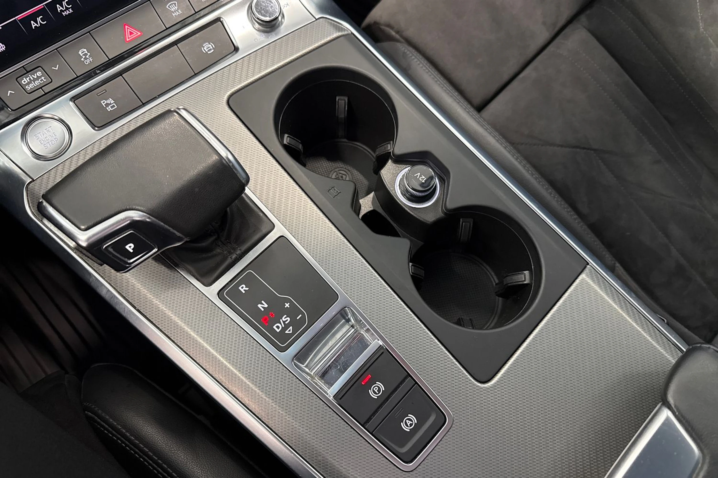 musta Audi A6 2019 kuva 26.