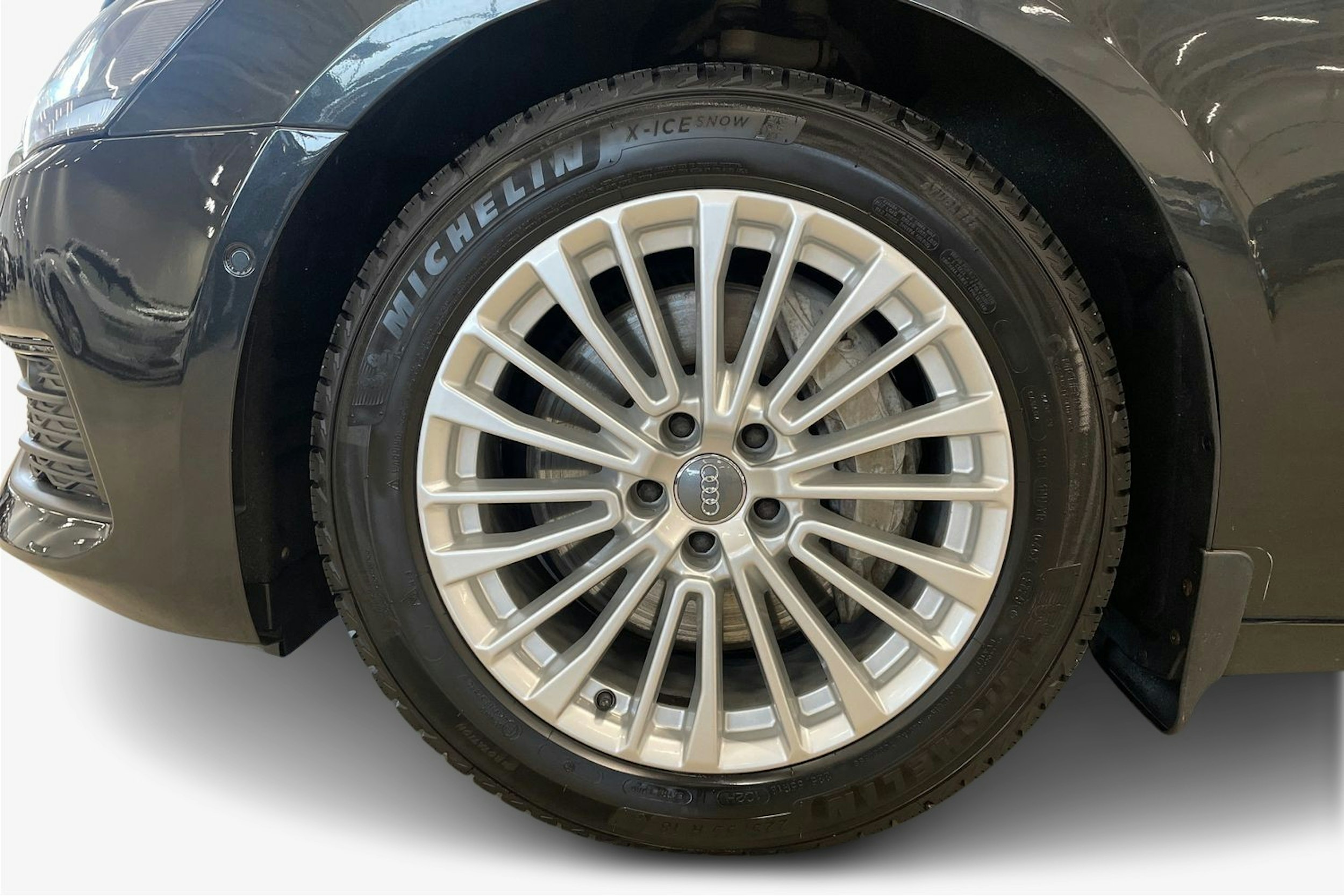 harmaa Audi A6 2018 kuva 11.