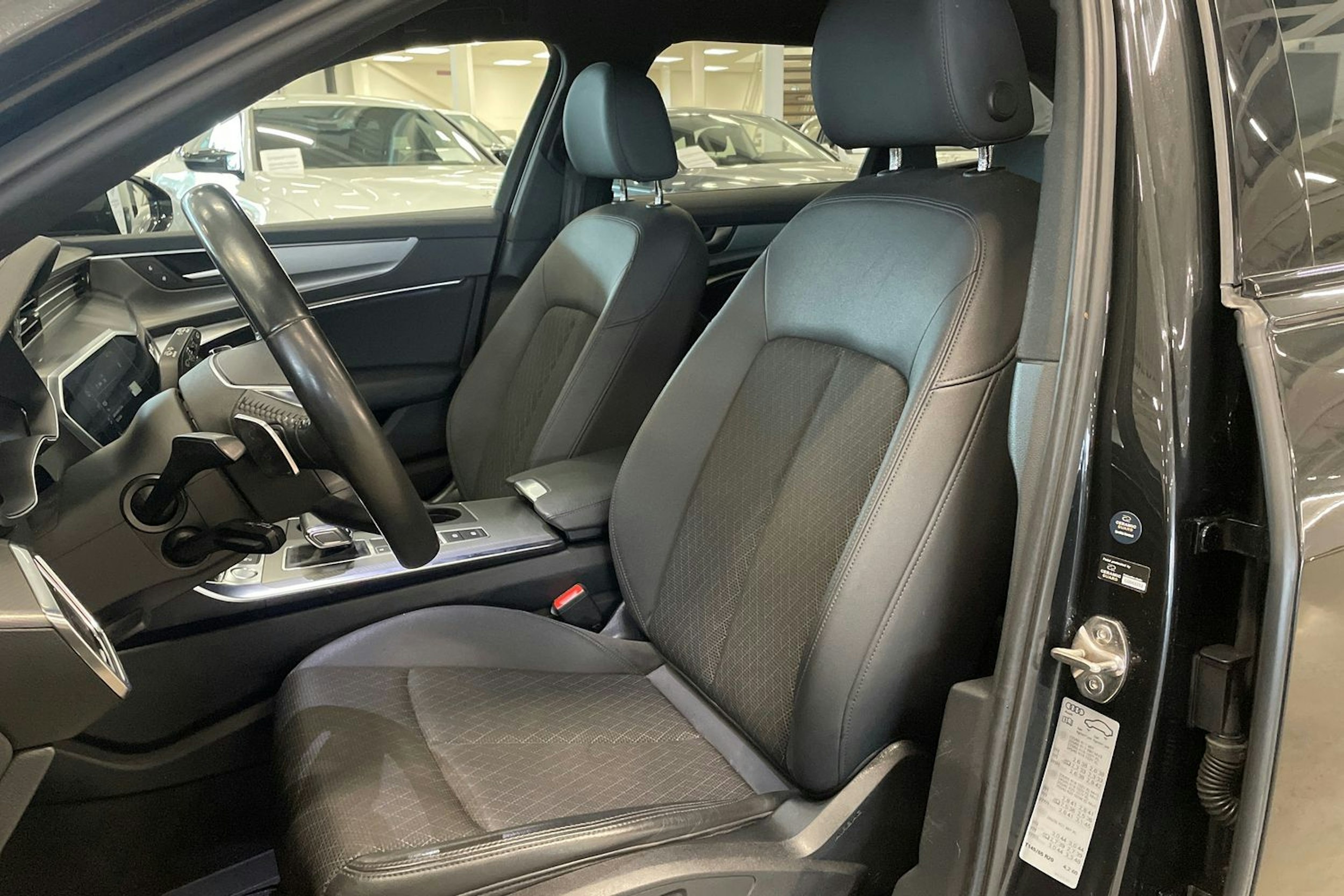 harmaa Audi A6 2018 kuva 14.