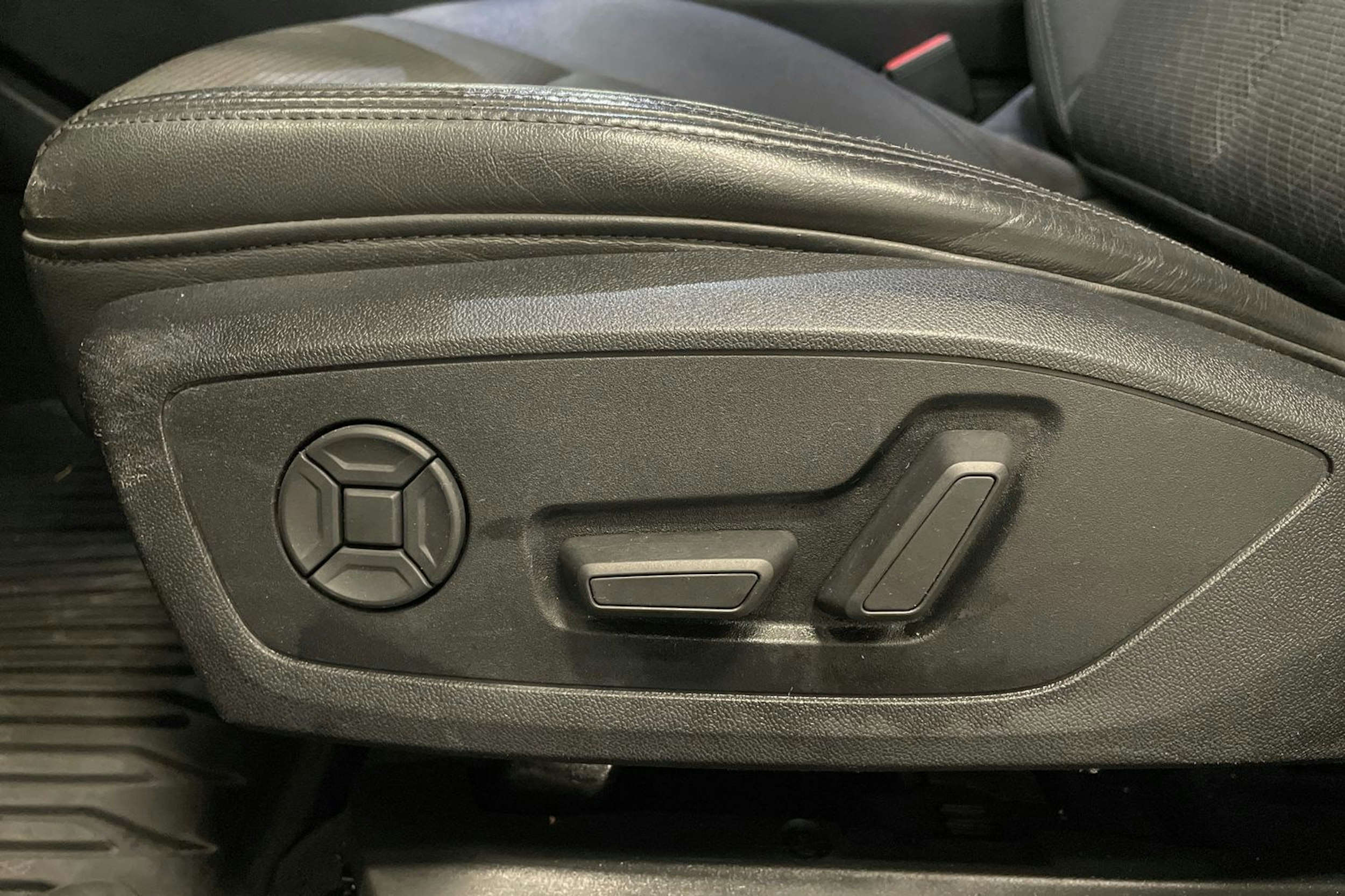 harmaa Audi A6 2018 kuva 15.