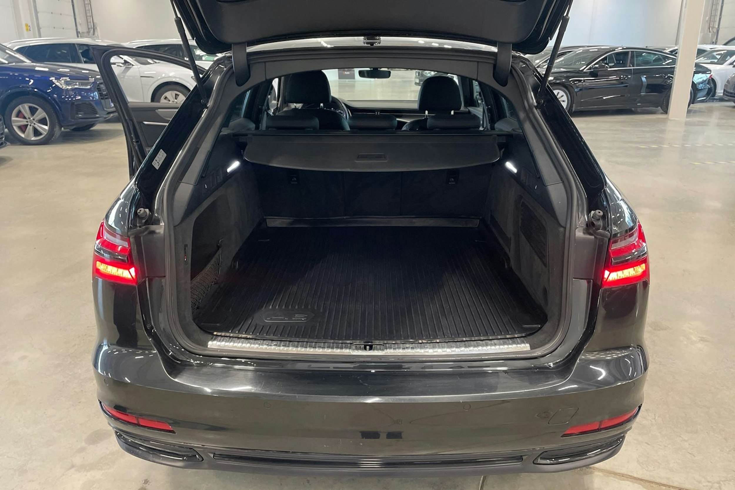 harmaa Audi A6 2018 kuva 40.