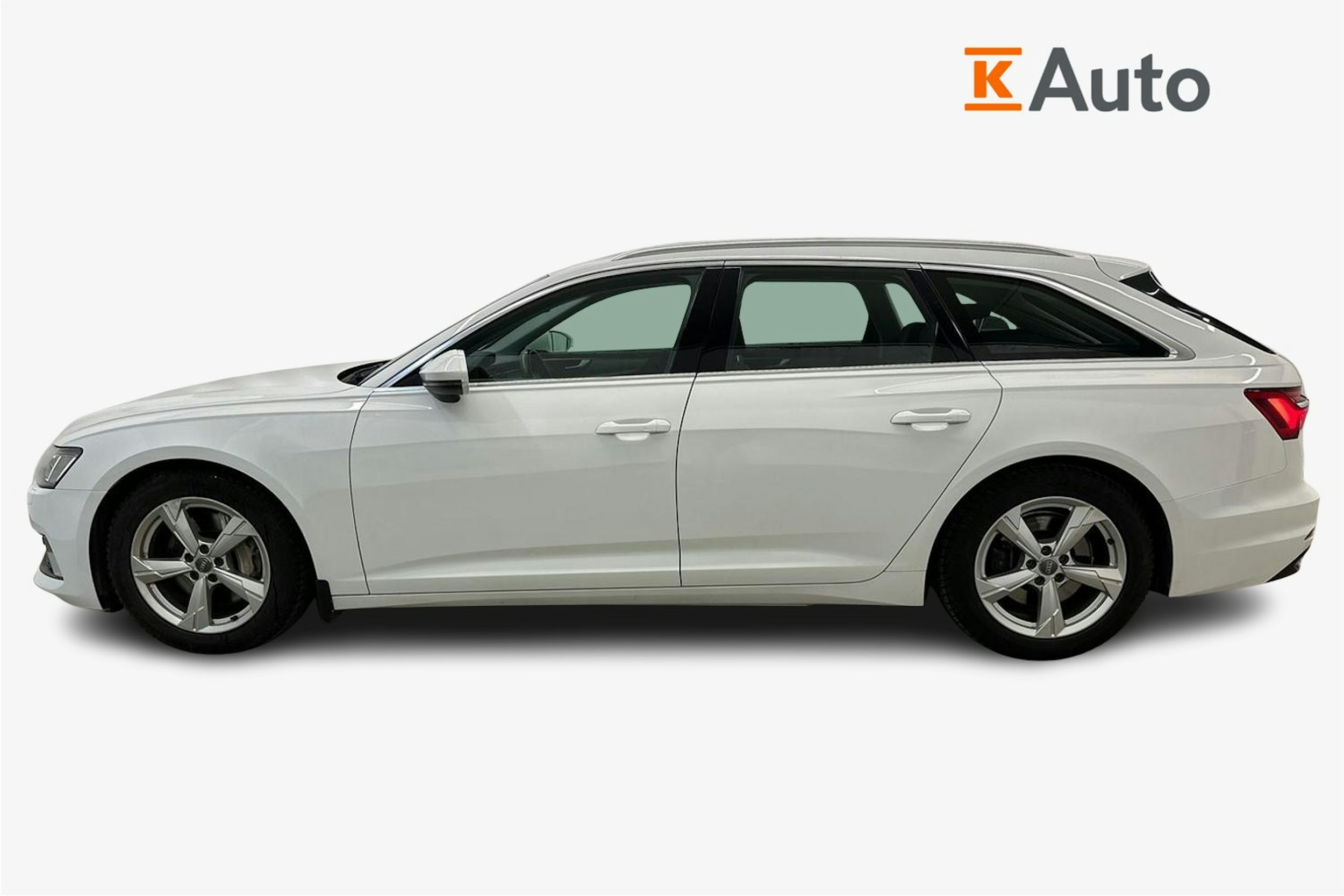 Valkoinen Audi A6 2019 kuva 6.