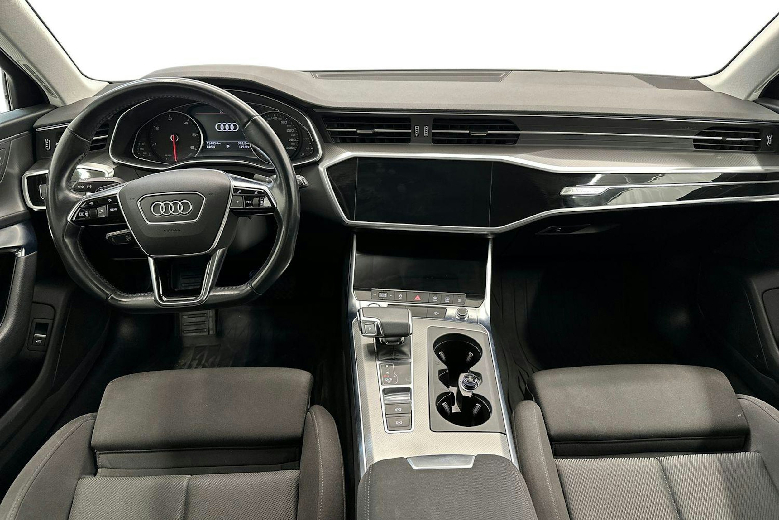 Valkoinen Audi A6 2019 kuva 9.