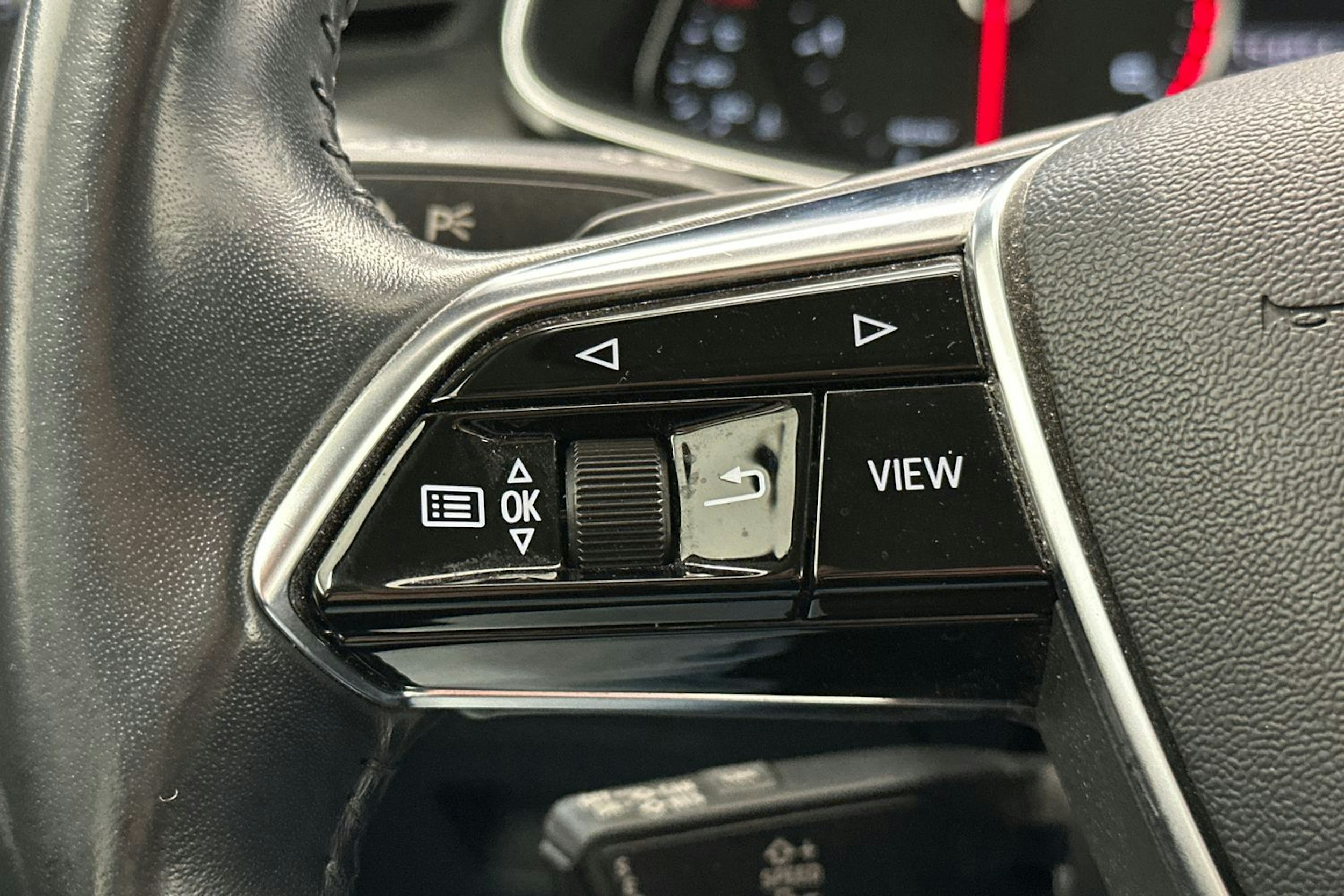 Valkoinen Audi A6 2019 kuva 14.