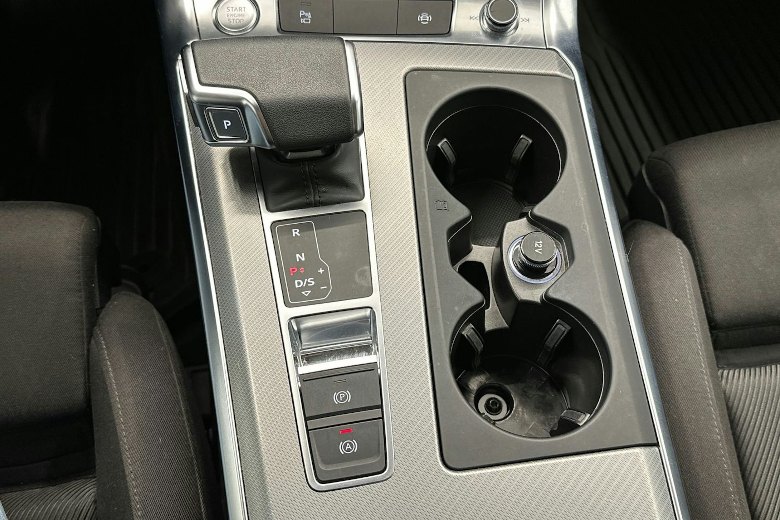 Valkoinen Audi A6 2019 kuva 22.