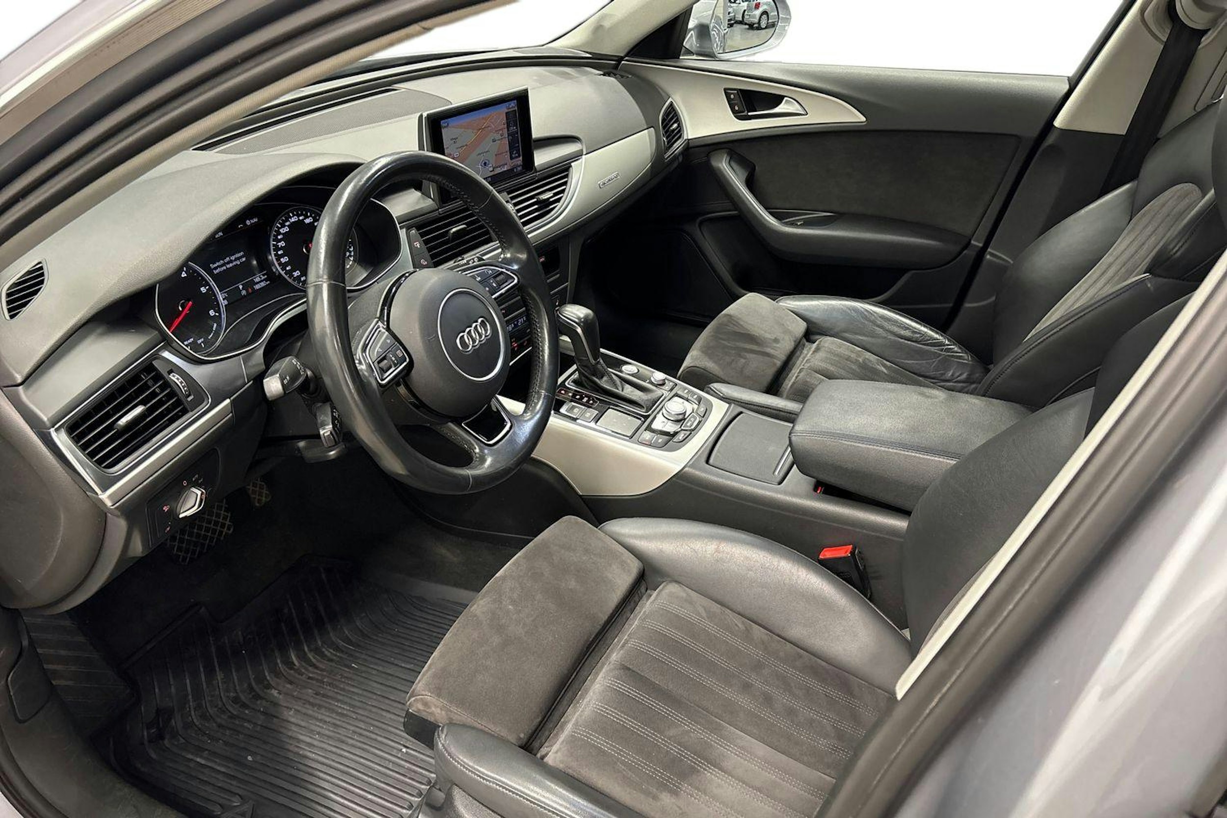 harmaa Audi A6 2018 kuva 6.