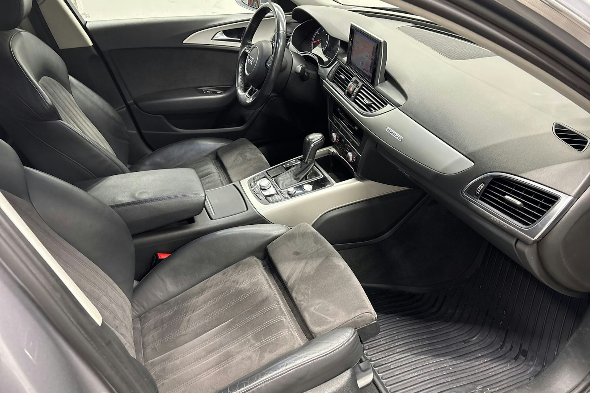 harmaa Audi A6 2018 kuva 15.