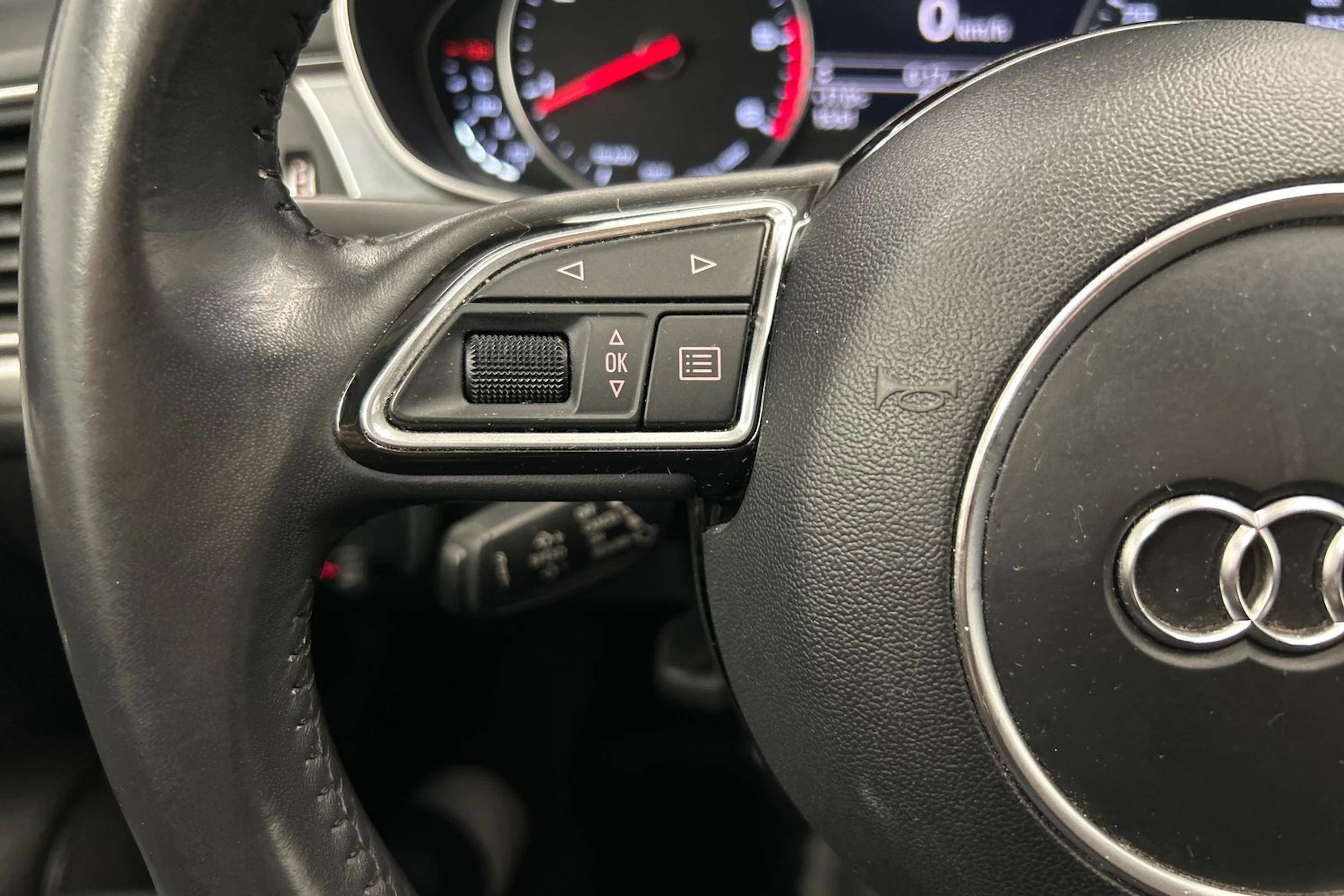 musta Audi A6 2018 kuva 22.