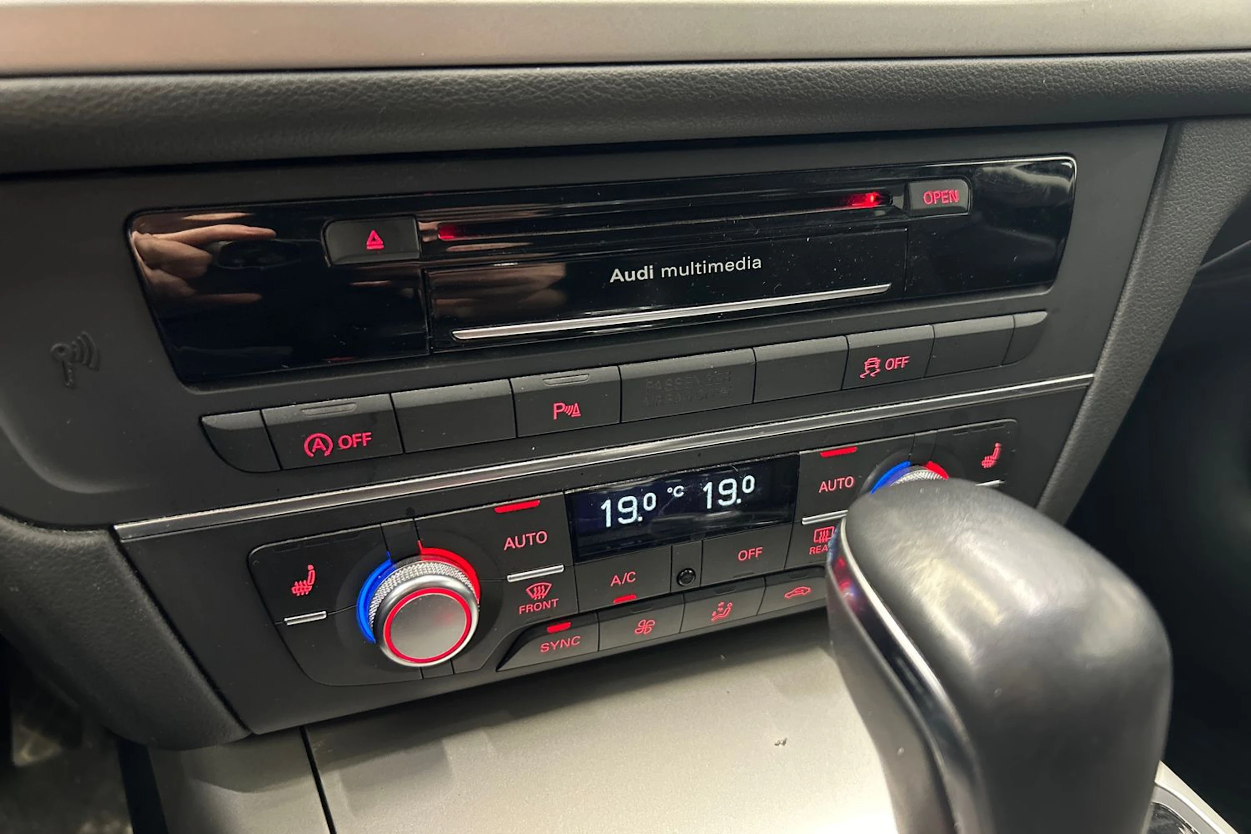 musta Audi A6 2018 kuva 28.