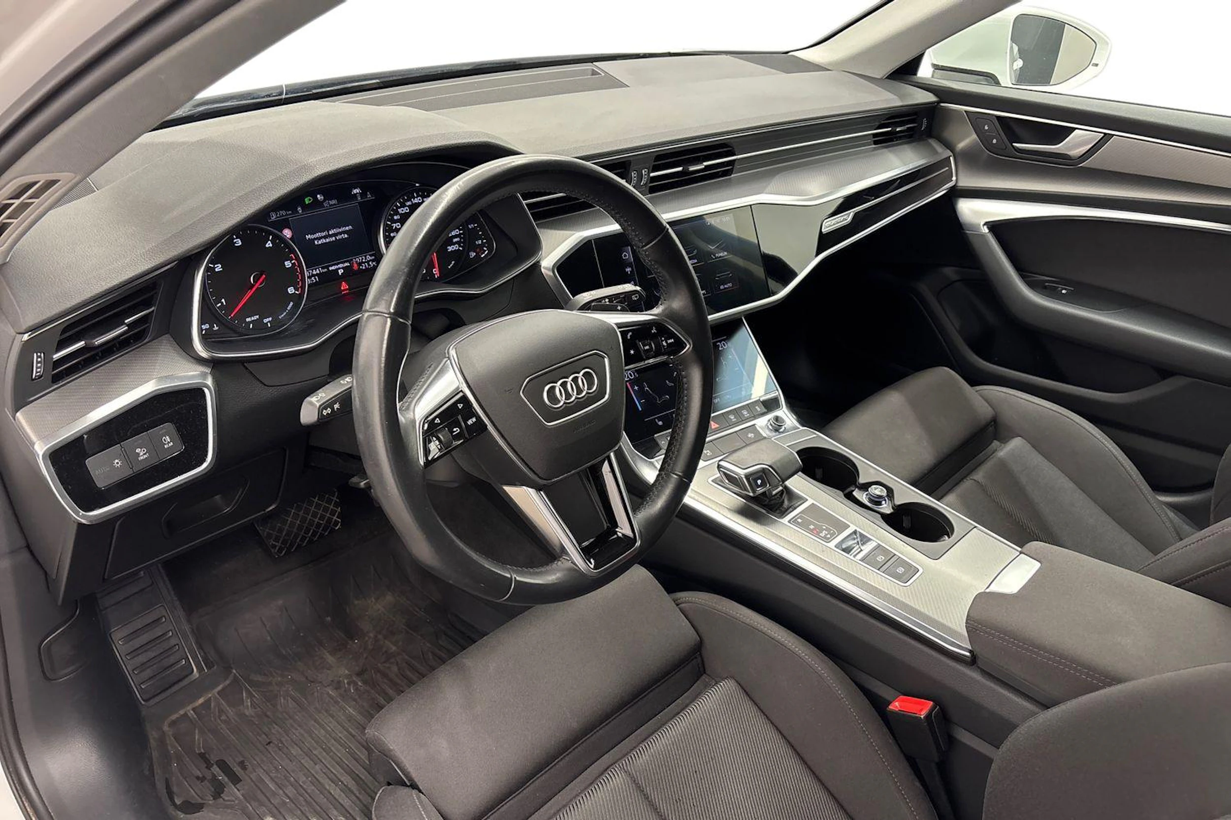 valkoinen Audi A6 2019 kuva 6.