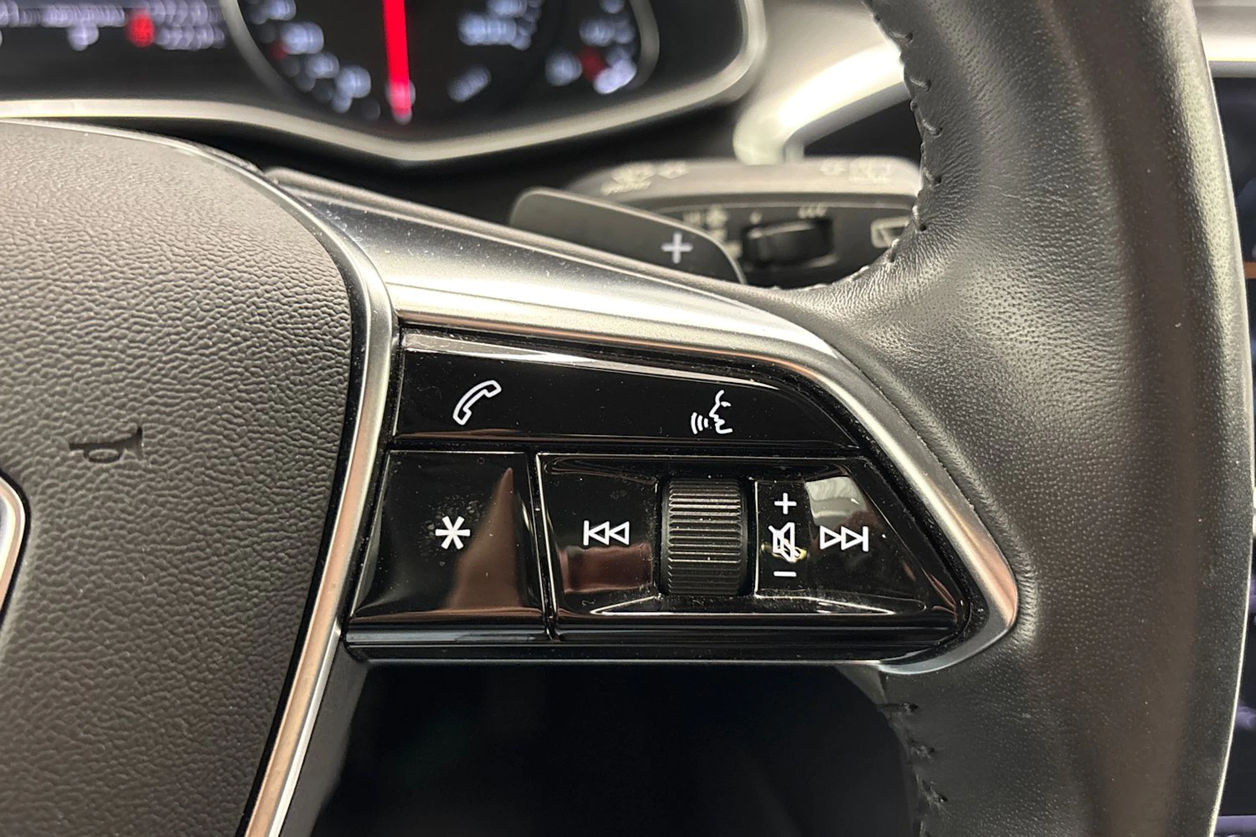 valkoinen Audi A6 2019 kuva 15.