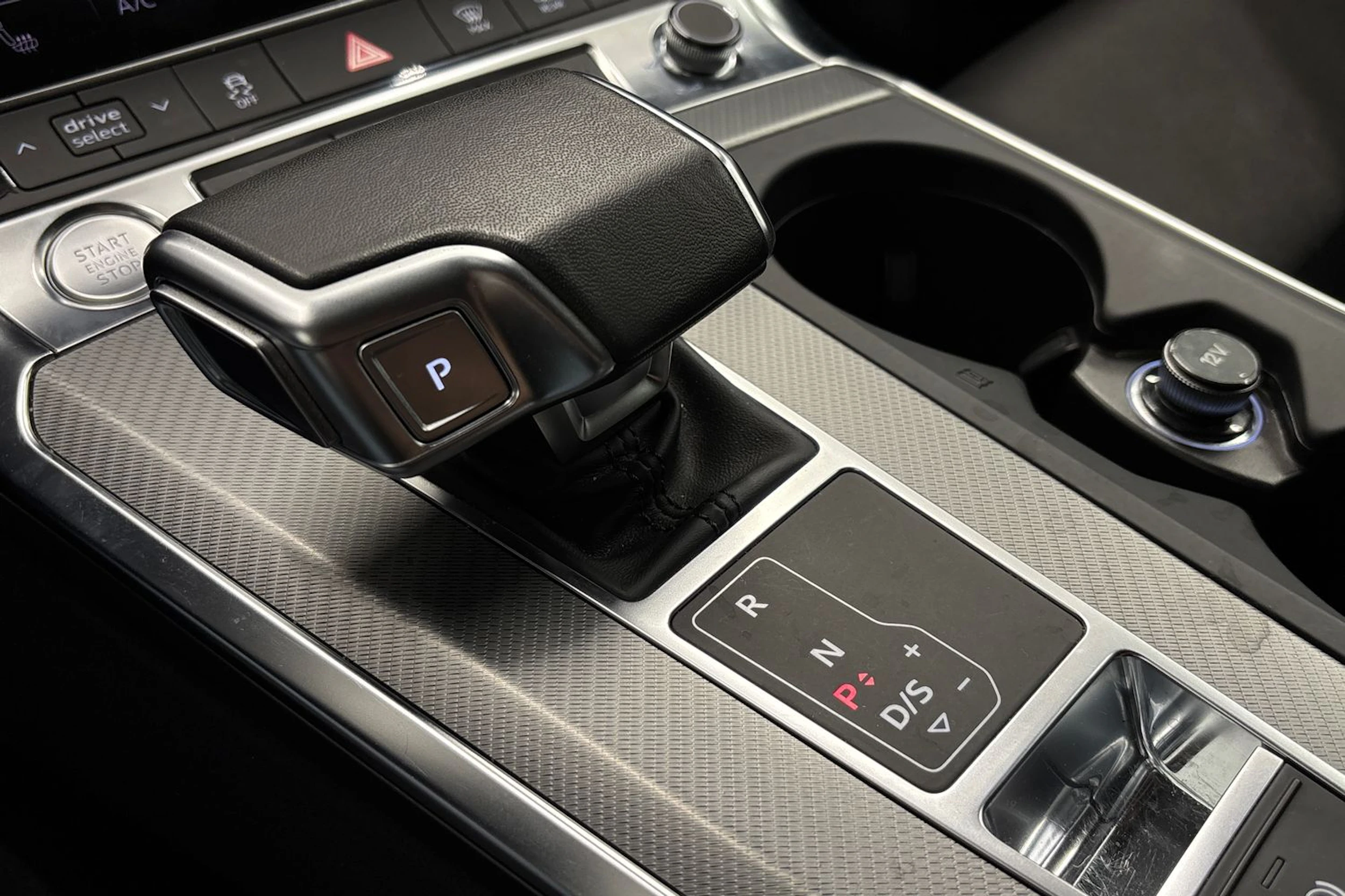 valkoinen Audi A6 2019 kuva 23.