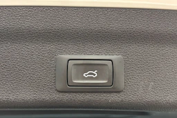 valkoinen Audi A6 2019 kuva 25.