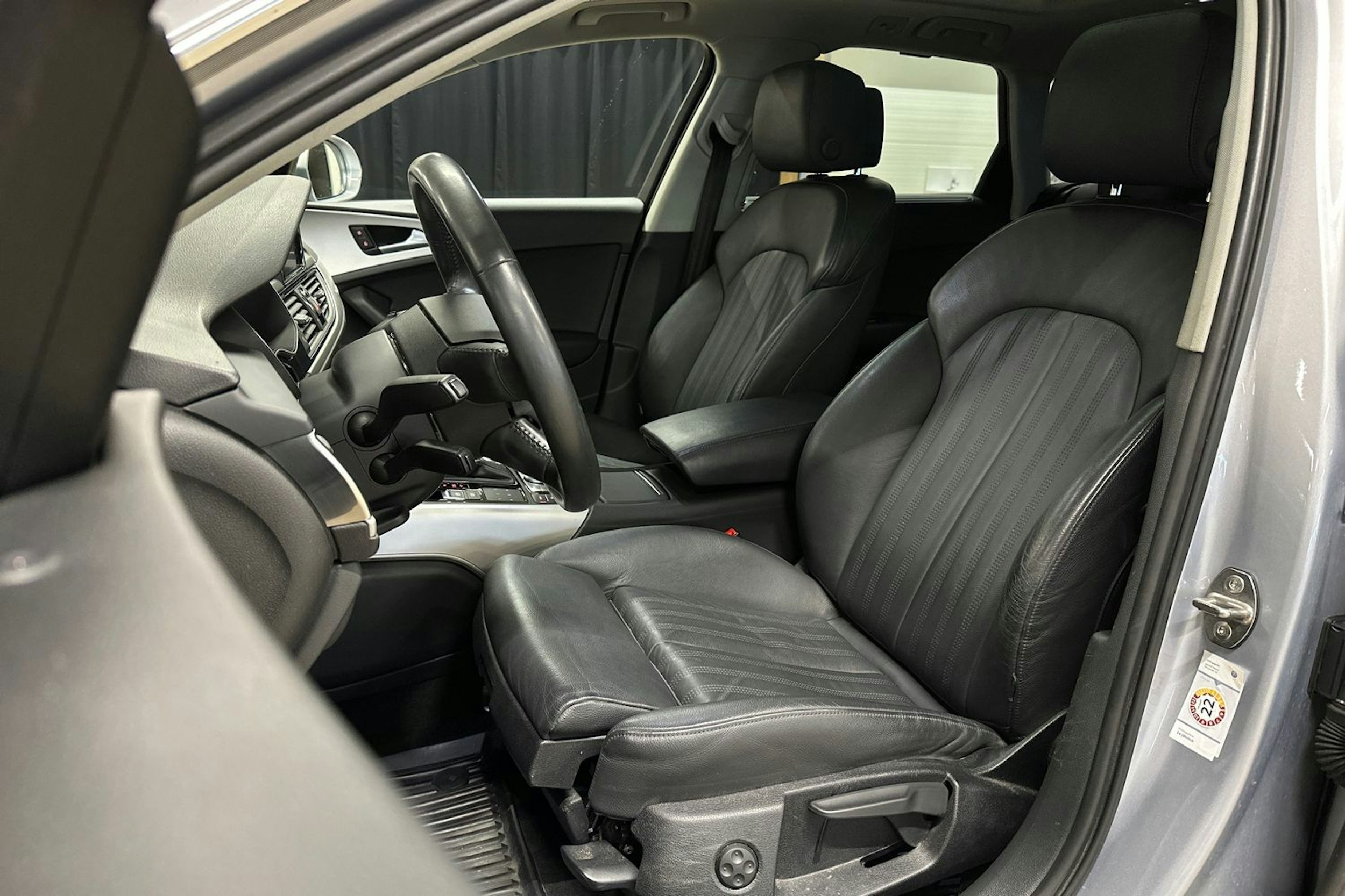 harmaa Audi A6 2018 kuva 16.