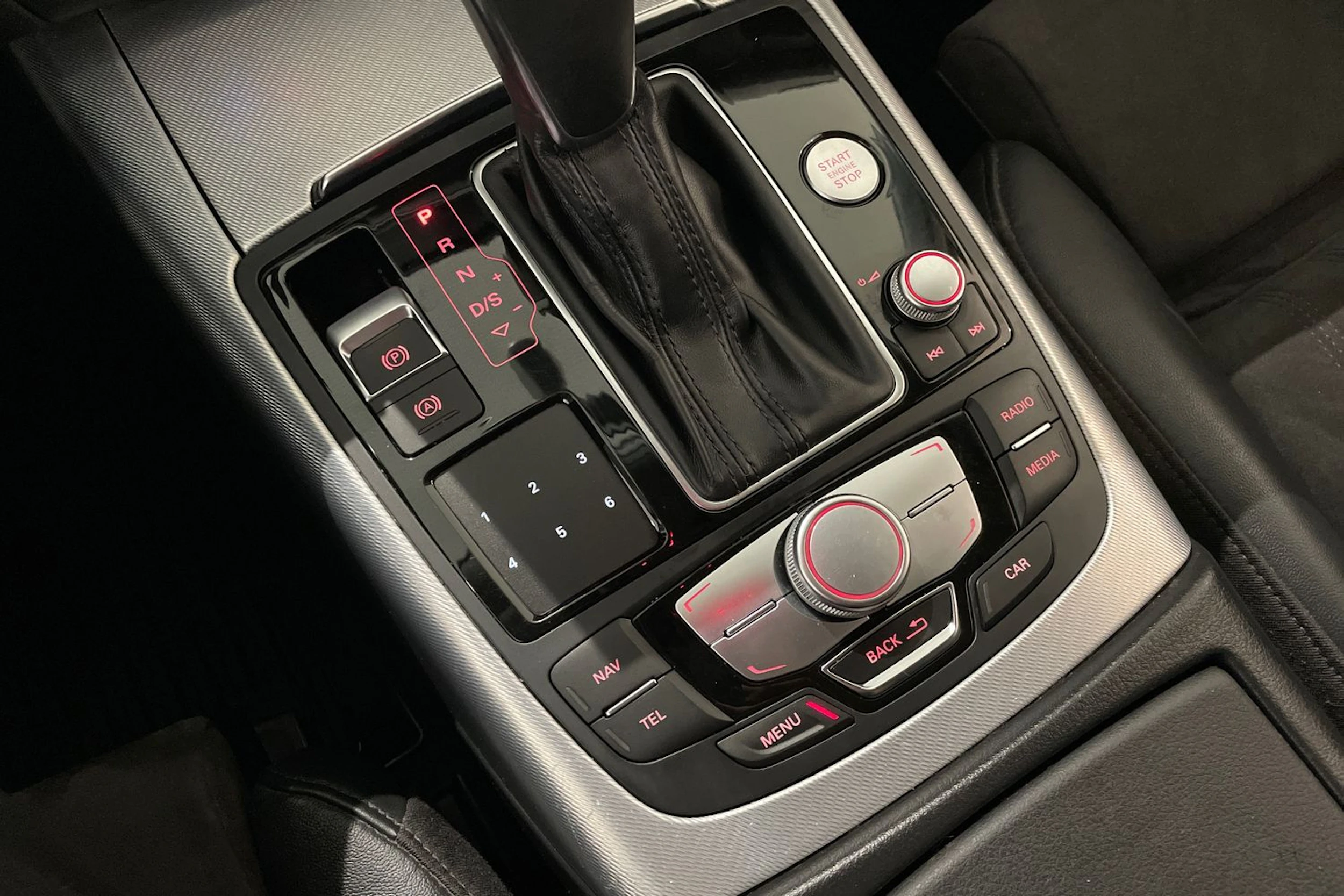 met. musta Audi A6 2018 kuva 17.