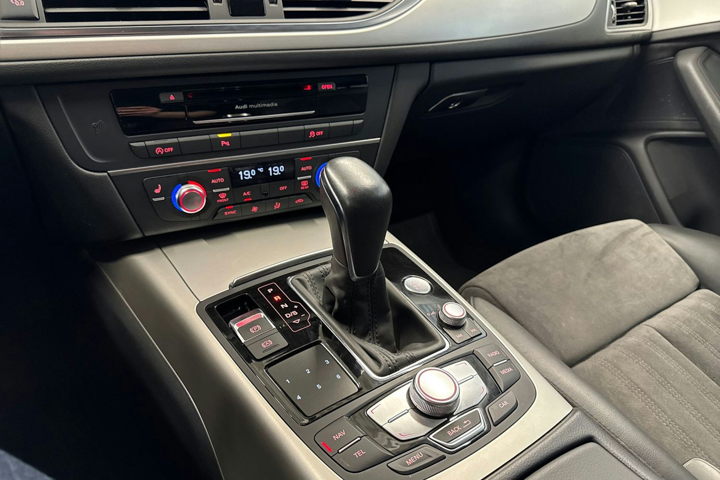 harmaa Audi A6 2018 kuva 19.