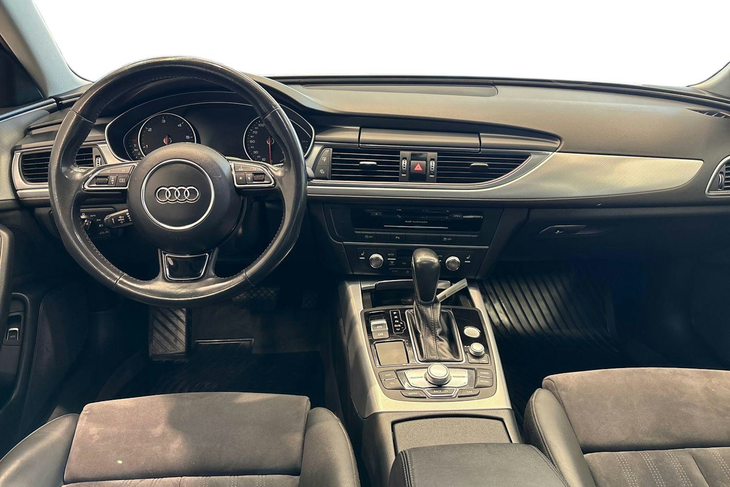 valkoinen Audi A6 2018 kuva 9.