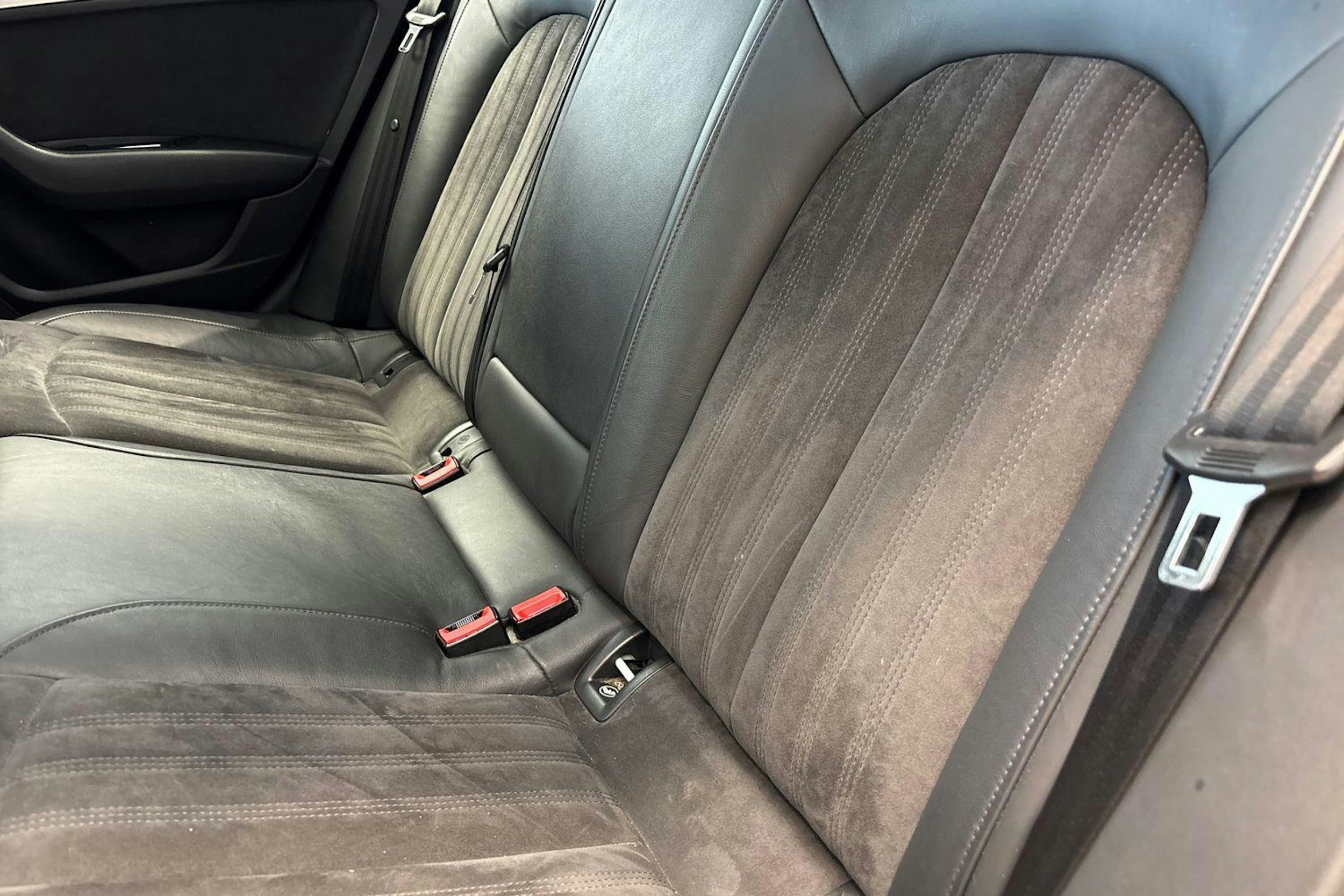 valkoinen Audi A6 2018 kuva 10.