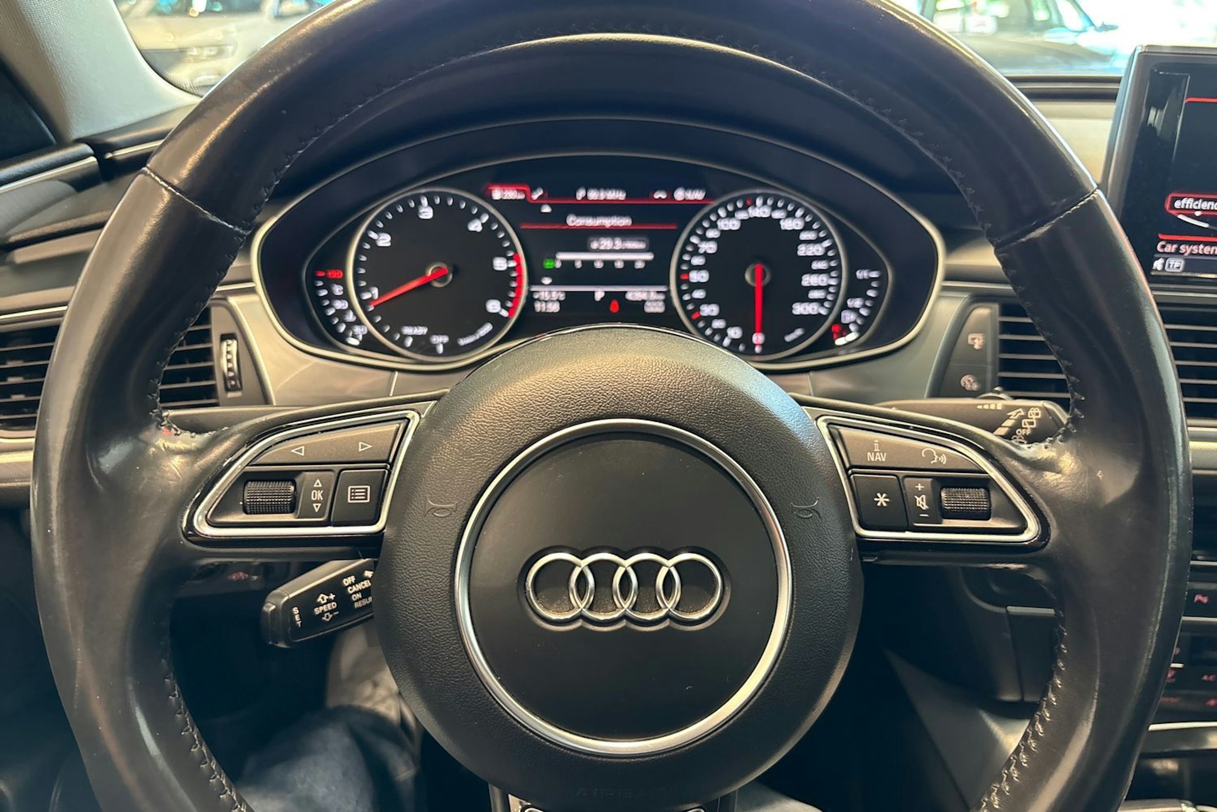 valkoinen Audi A6 2018 kuva 14.