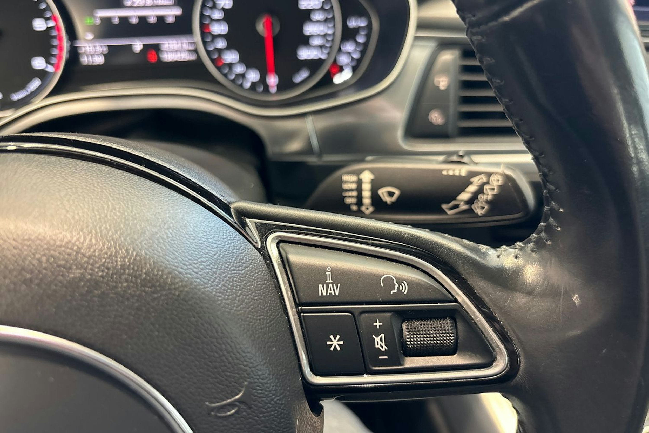 valkoinen Audi A6 2018 kuva 15.