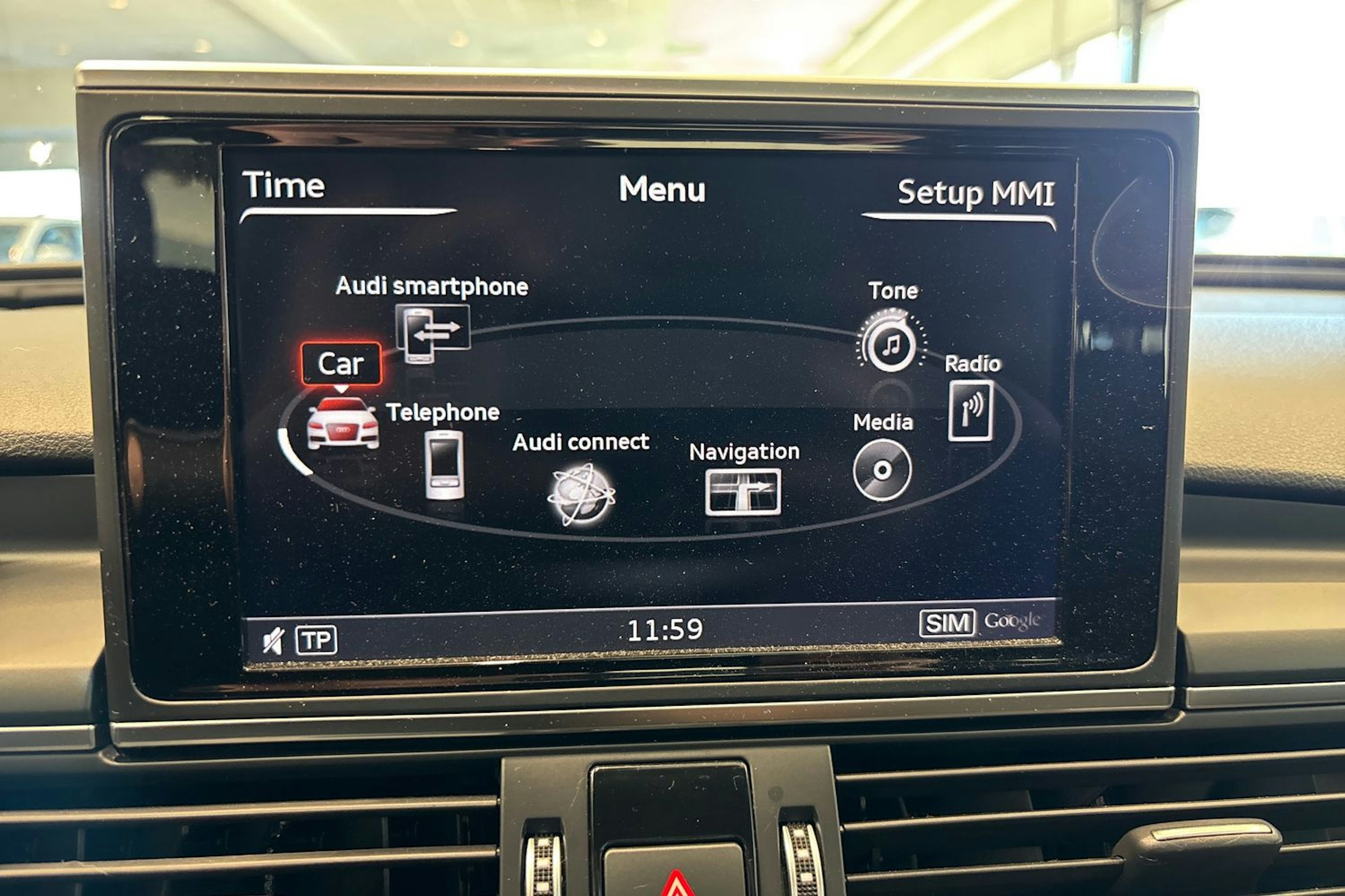 valkoinen Audi A6 2018 kuva 18.