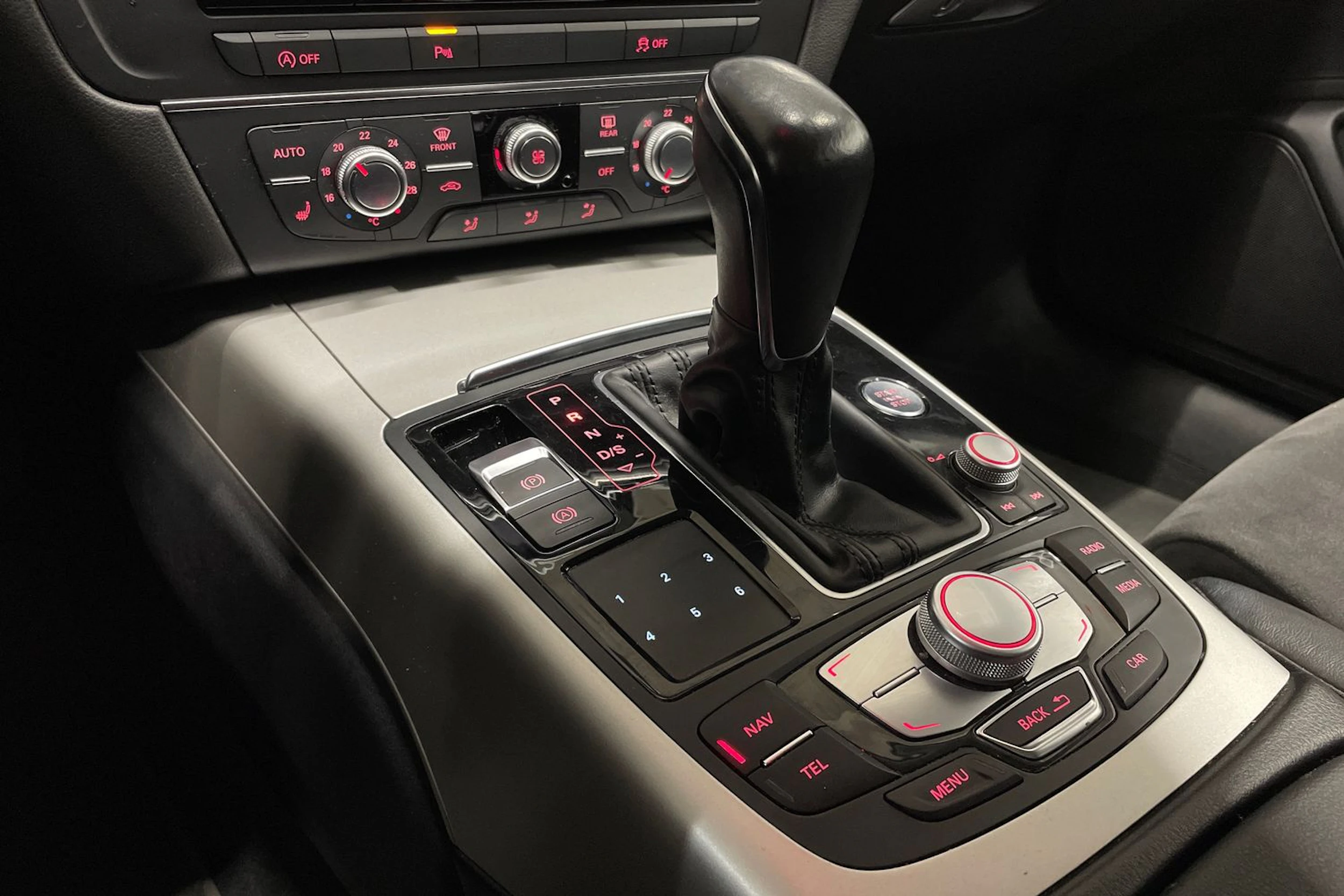 Valkoinen Audi A6 2018 kuva 18.