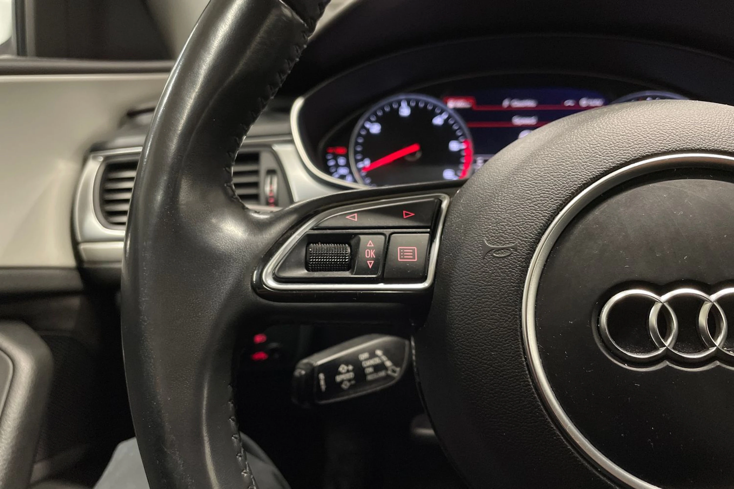 Valkoinen Audi A6 2018 kuva 20.