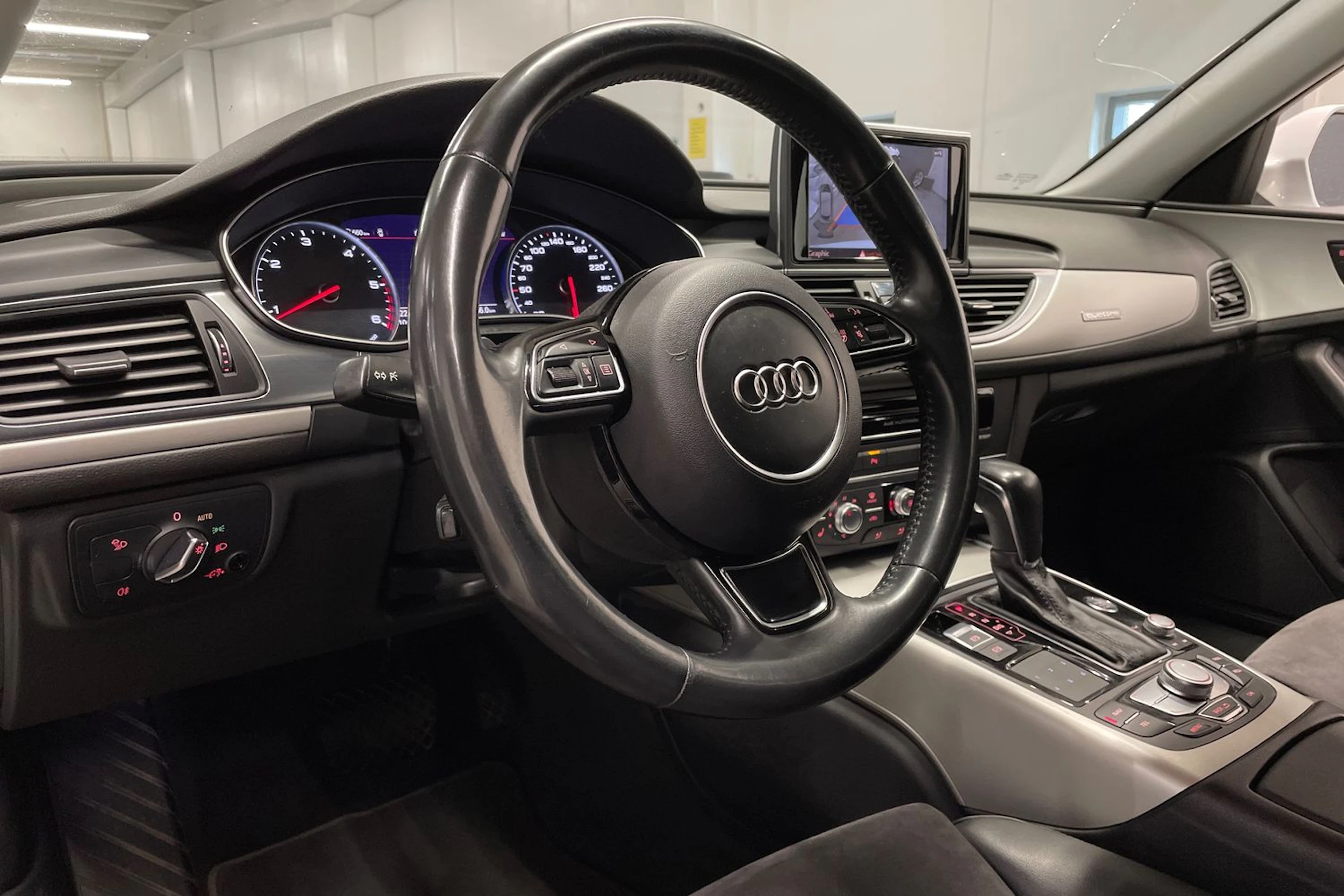 Valkoinen Audi A6 2018 kuva 23.