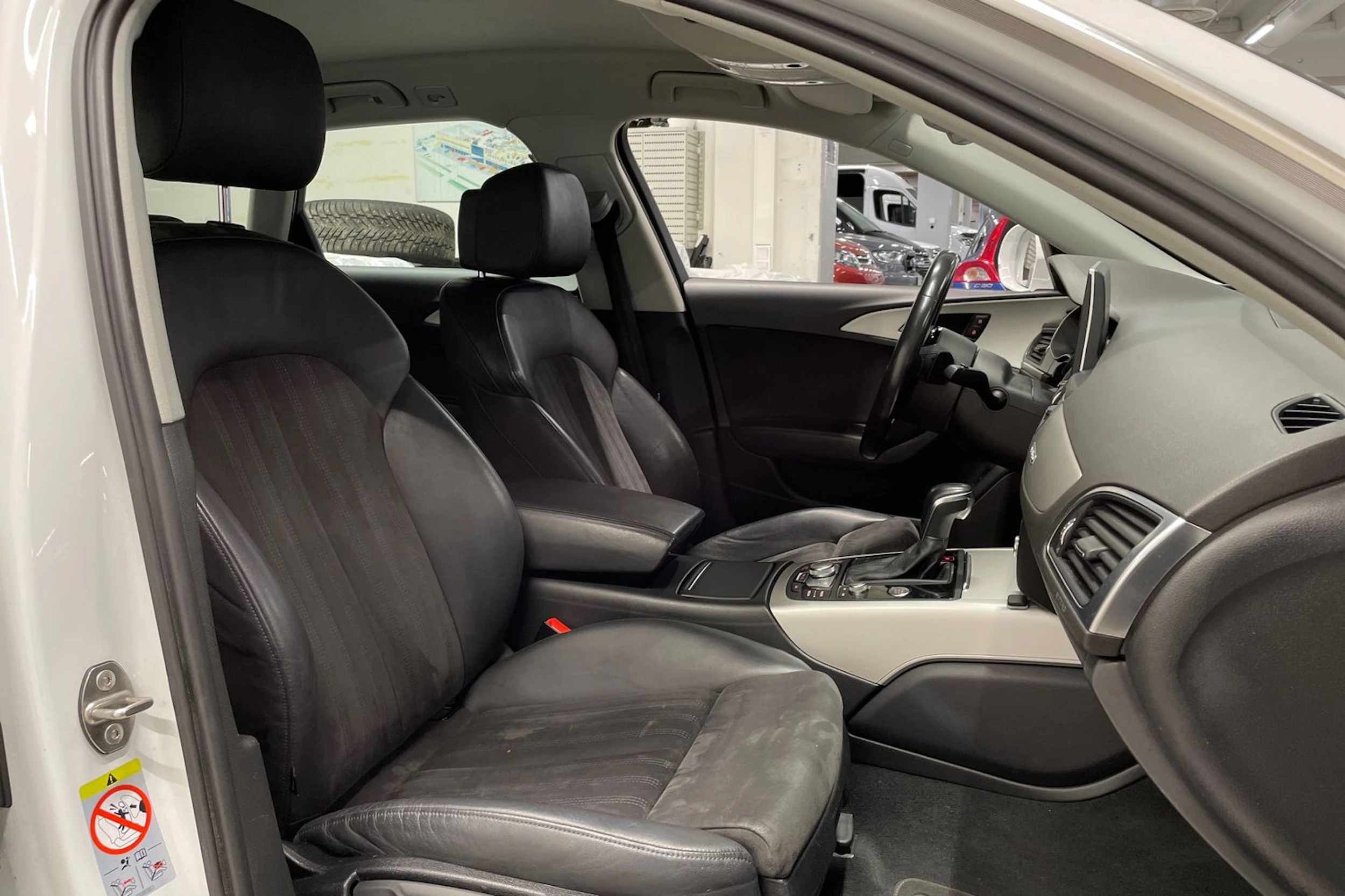 Valkoinen Audi A6 2018 kuva 24.