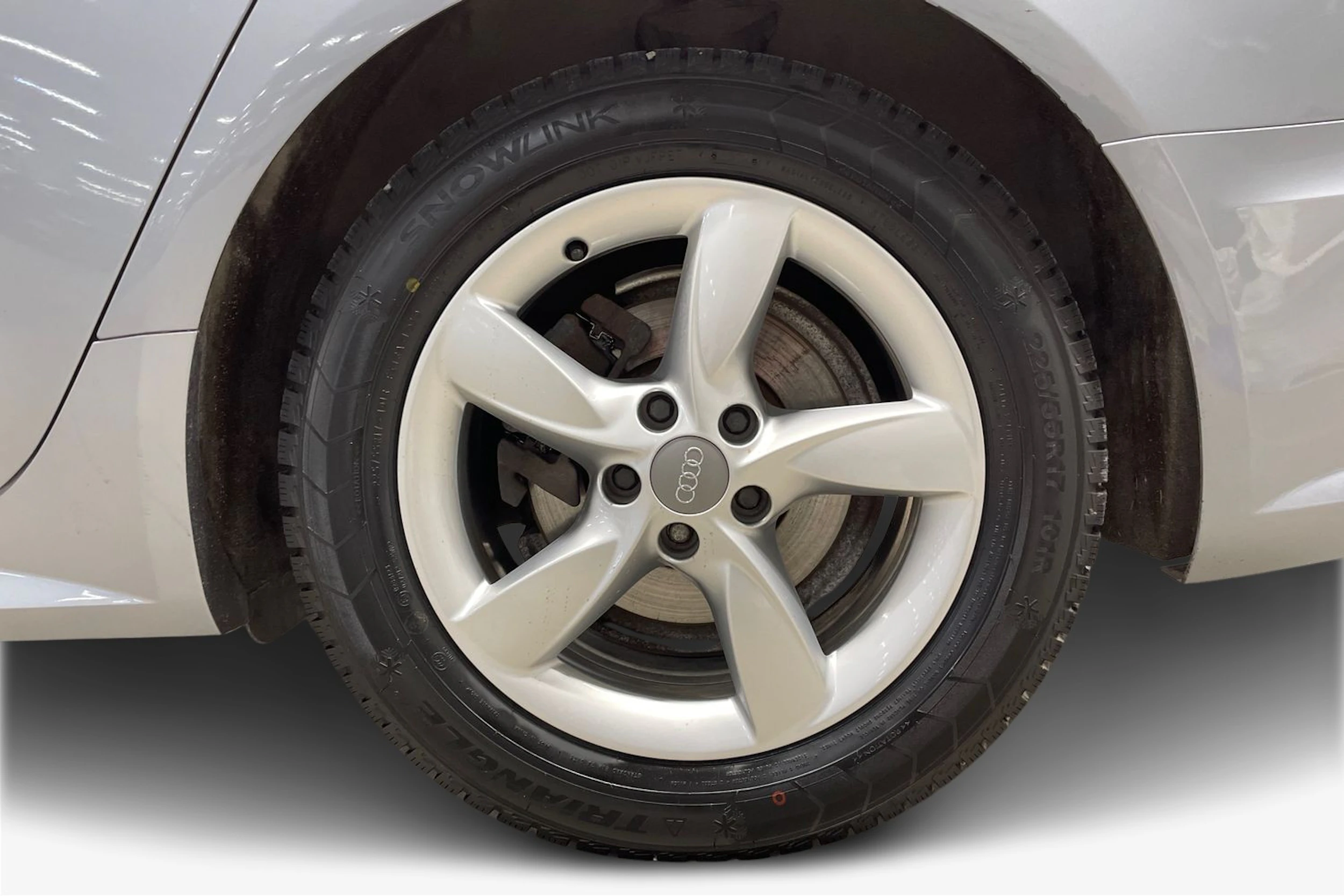 harmaa Audi A6 2018 kuva 11.