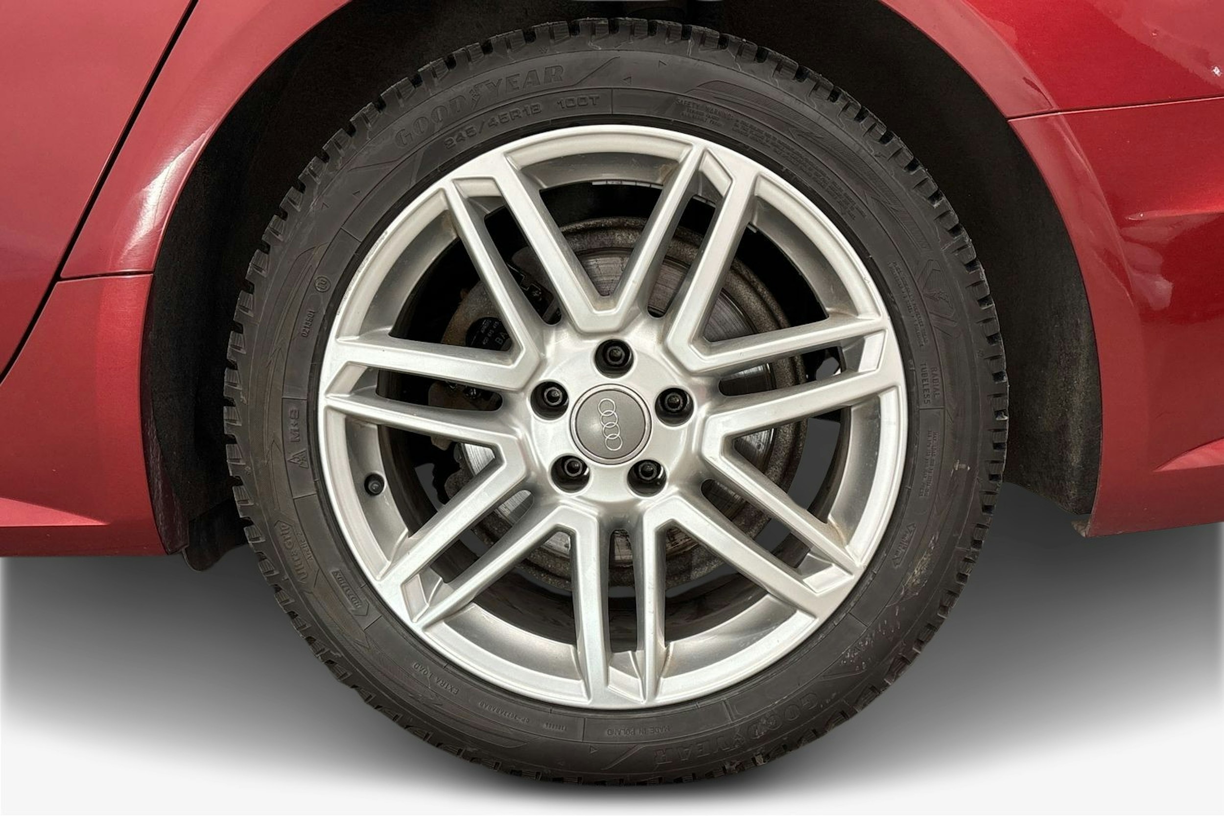 punainen Audi A6 2018 kuva 11.