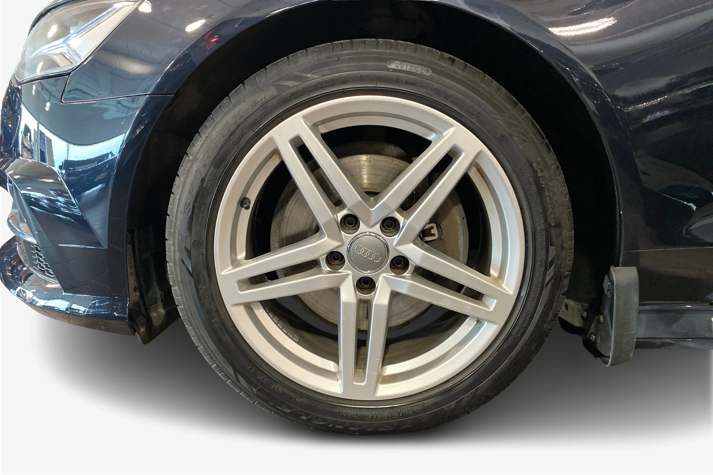 Sininen Audi A6 2018 kuva 12.