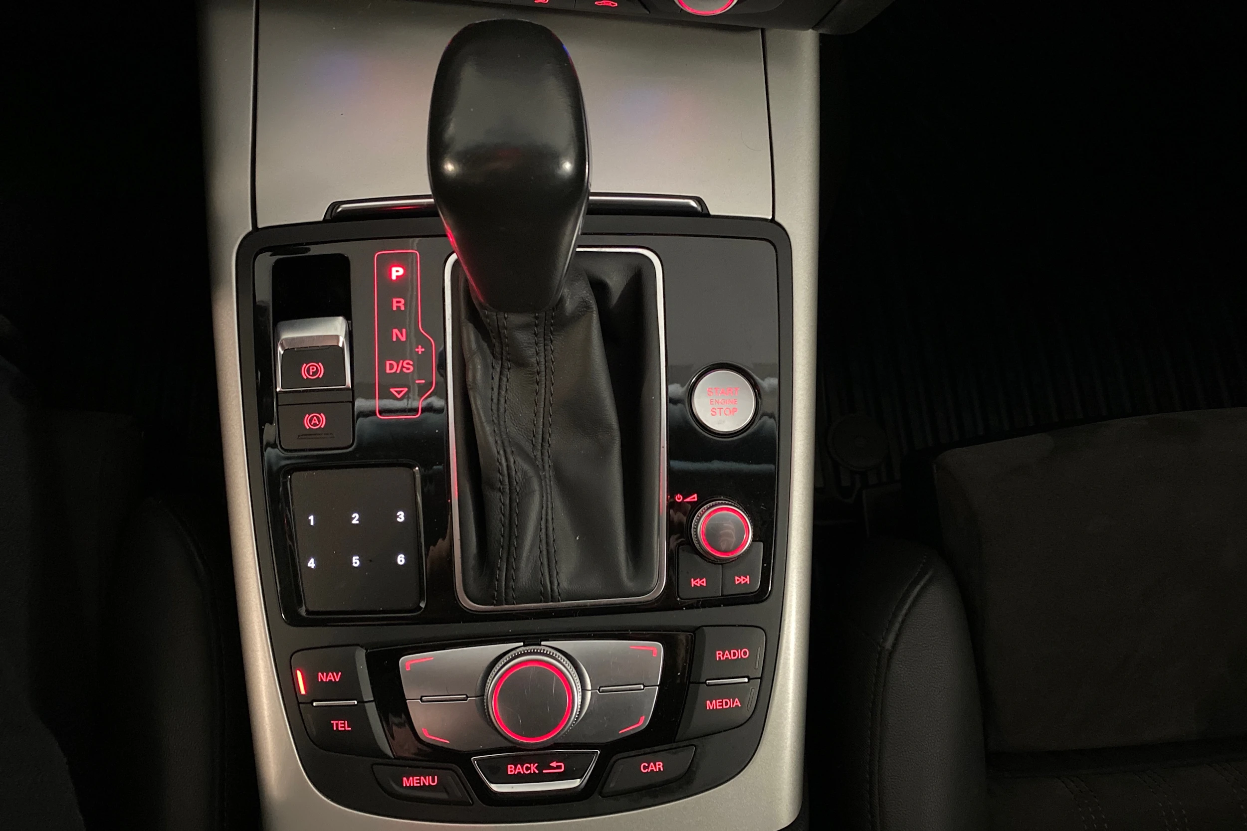 Sininen Audi A6 2018 kuva 18.