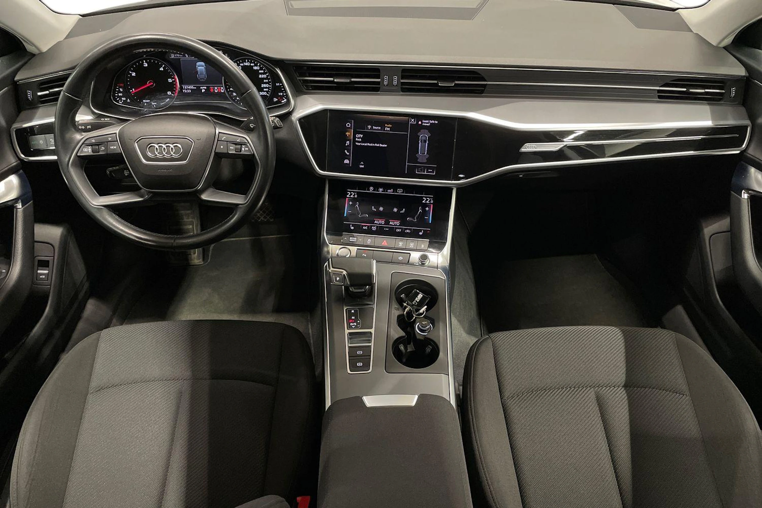 valkoinen Audi A6 2019 kuva 9.