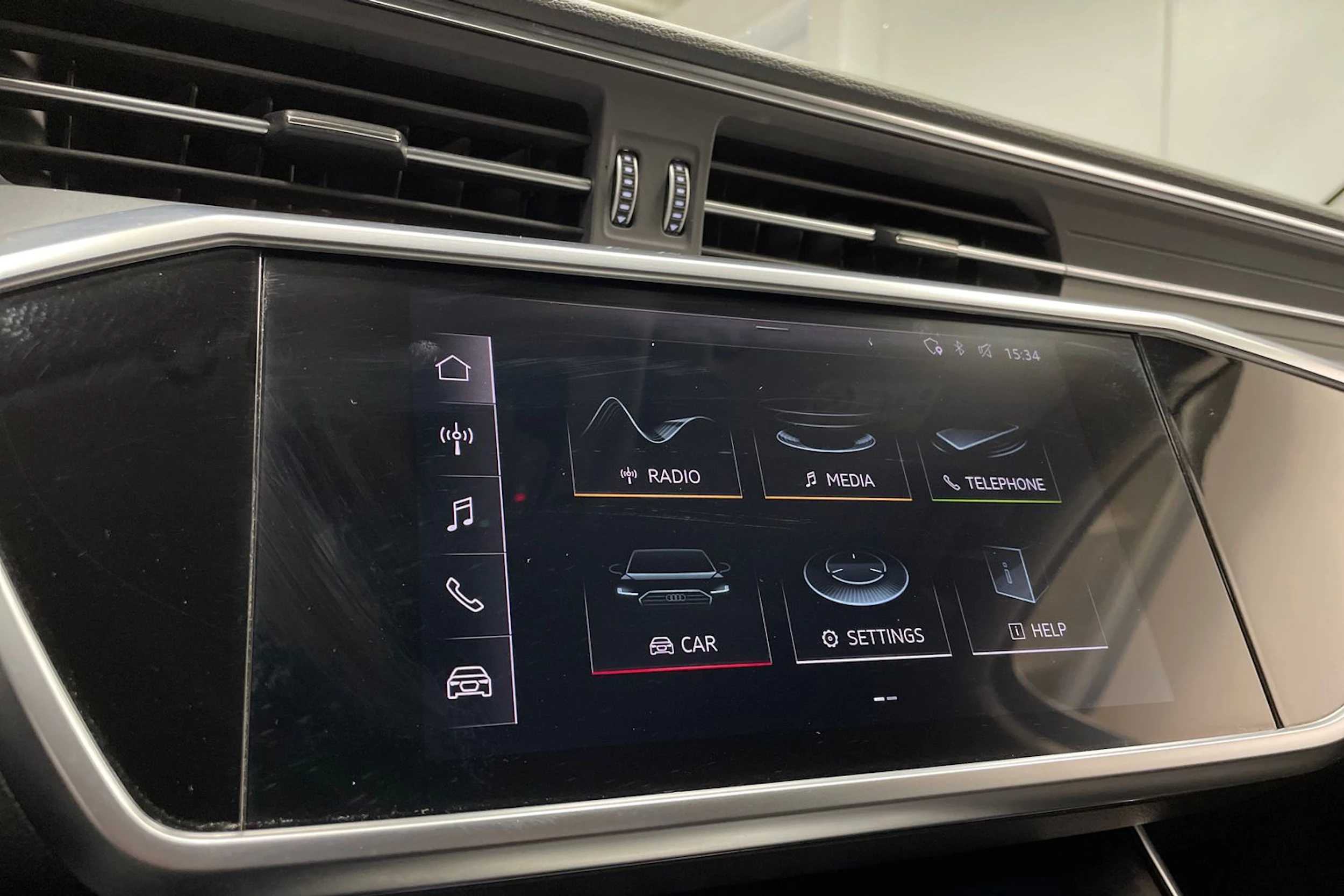 valkoinen Audi A6 2019 kuva 20.