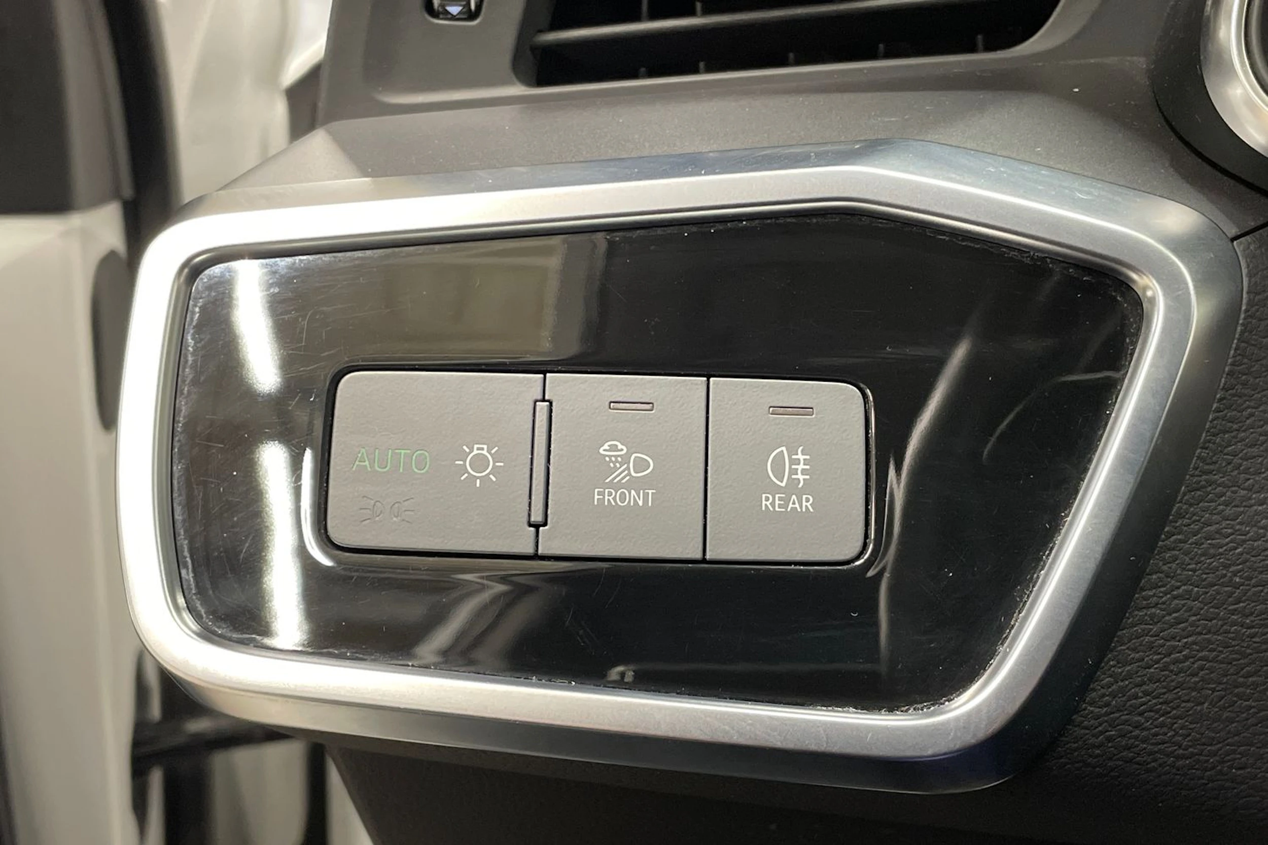 valkoinen Audi A6 2019 kuva 26.