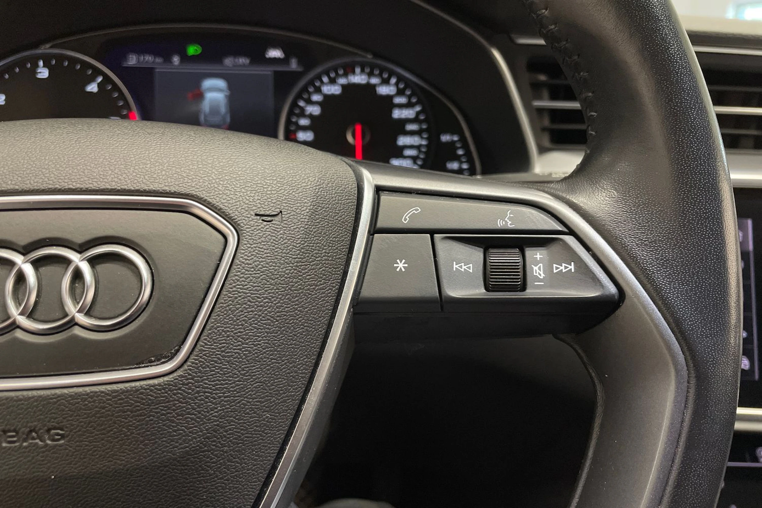 valkoinen Audi A6 2019 kuva 28.