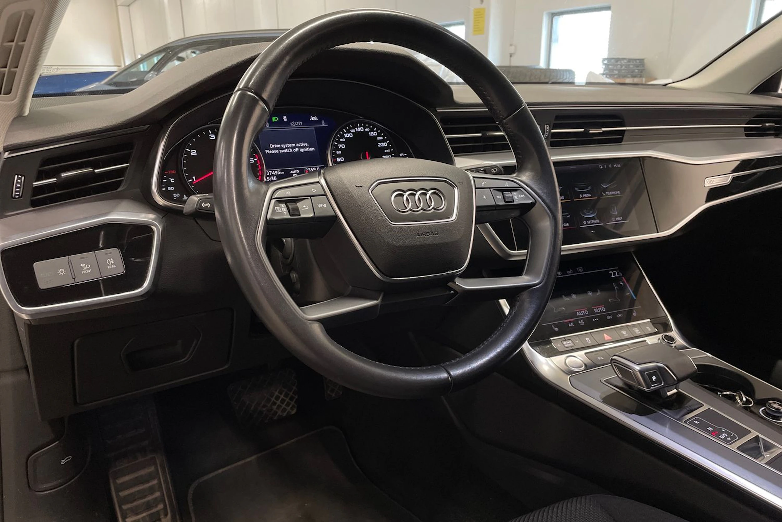valkoinen Audi A6 2019 kuva 30.