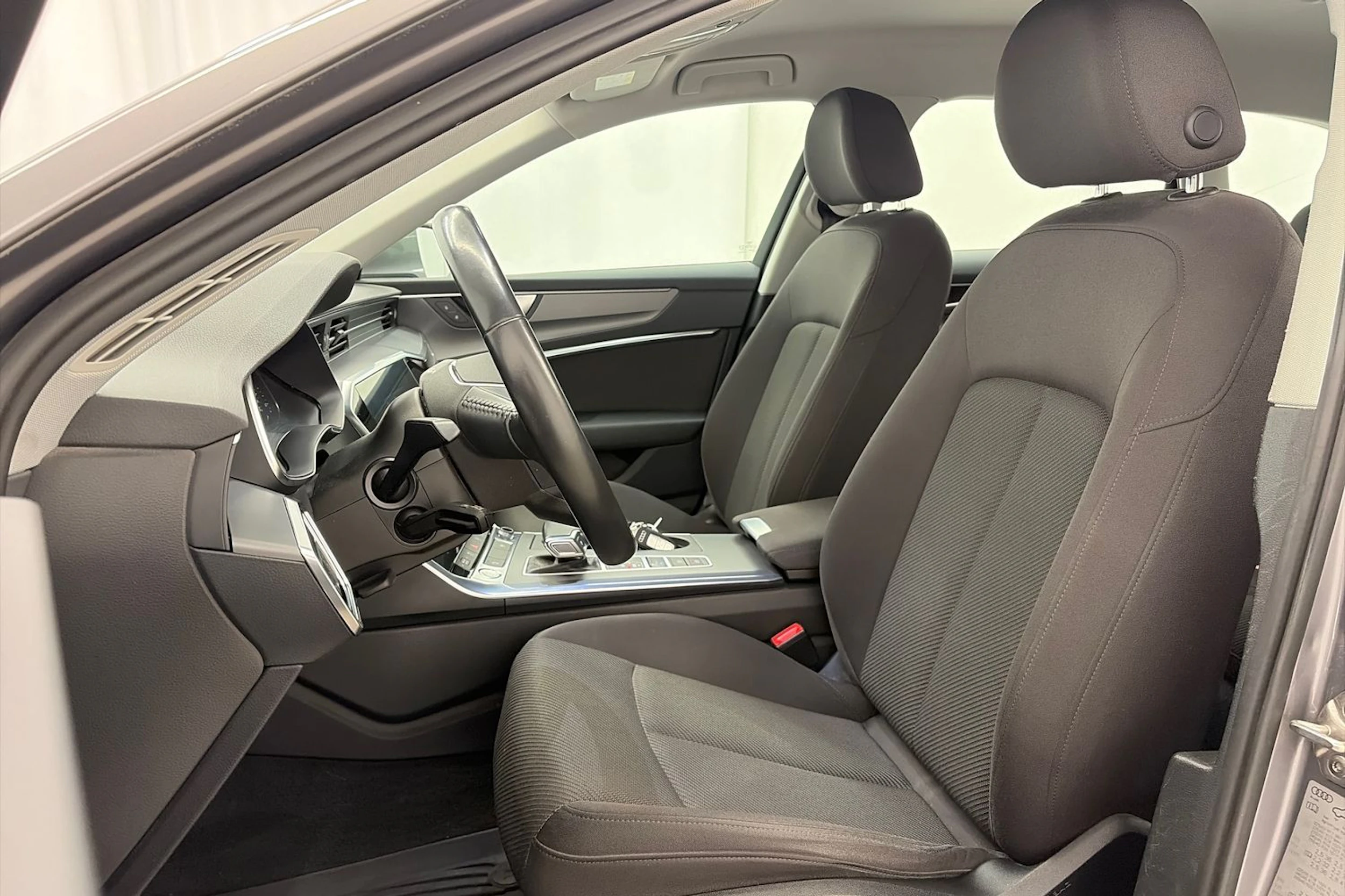 Harmaa Audi A6 2019 kuva 15.