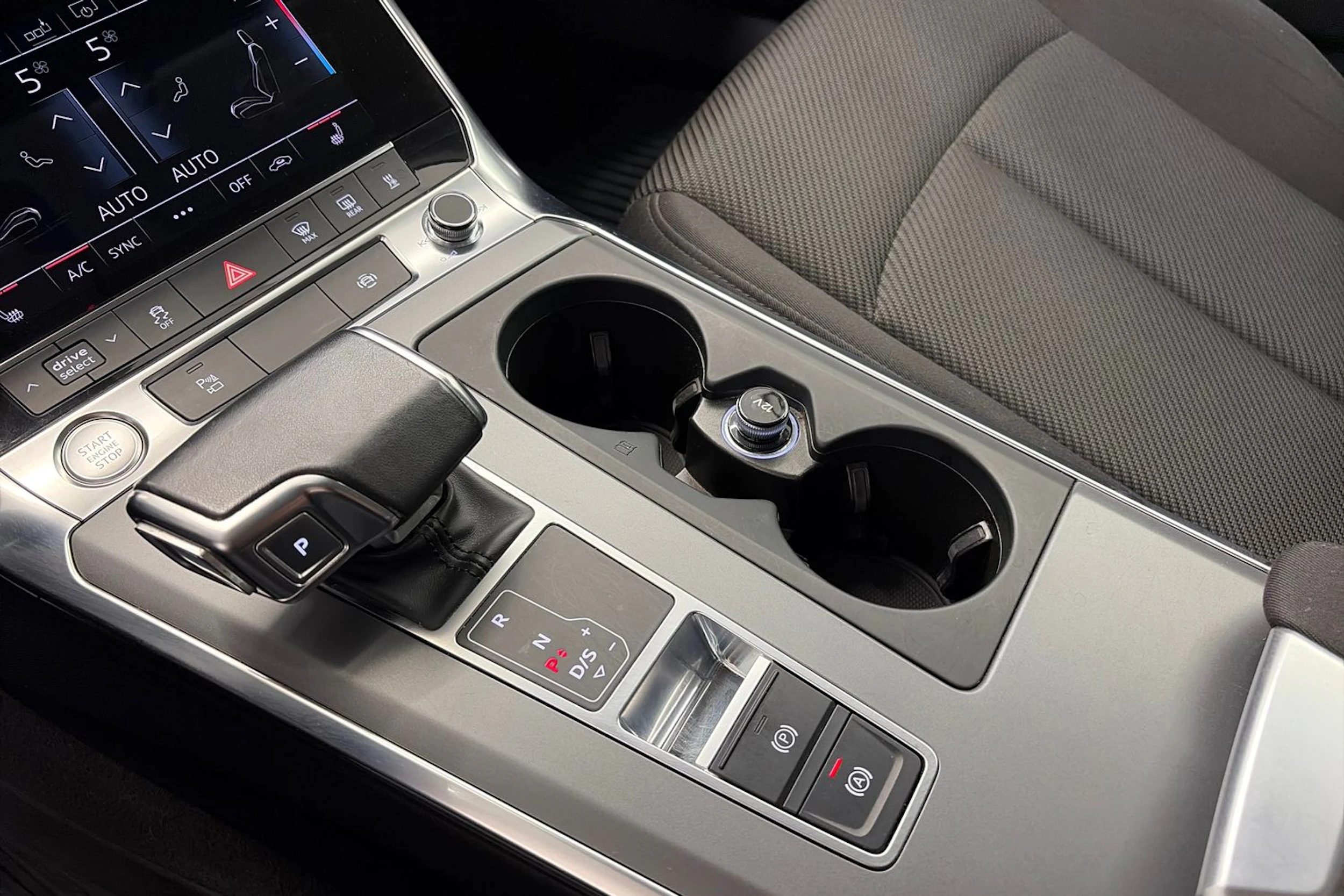 Harmaa Audi A6 2019 kuva 29.