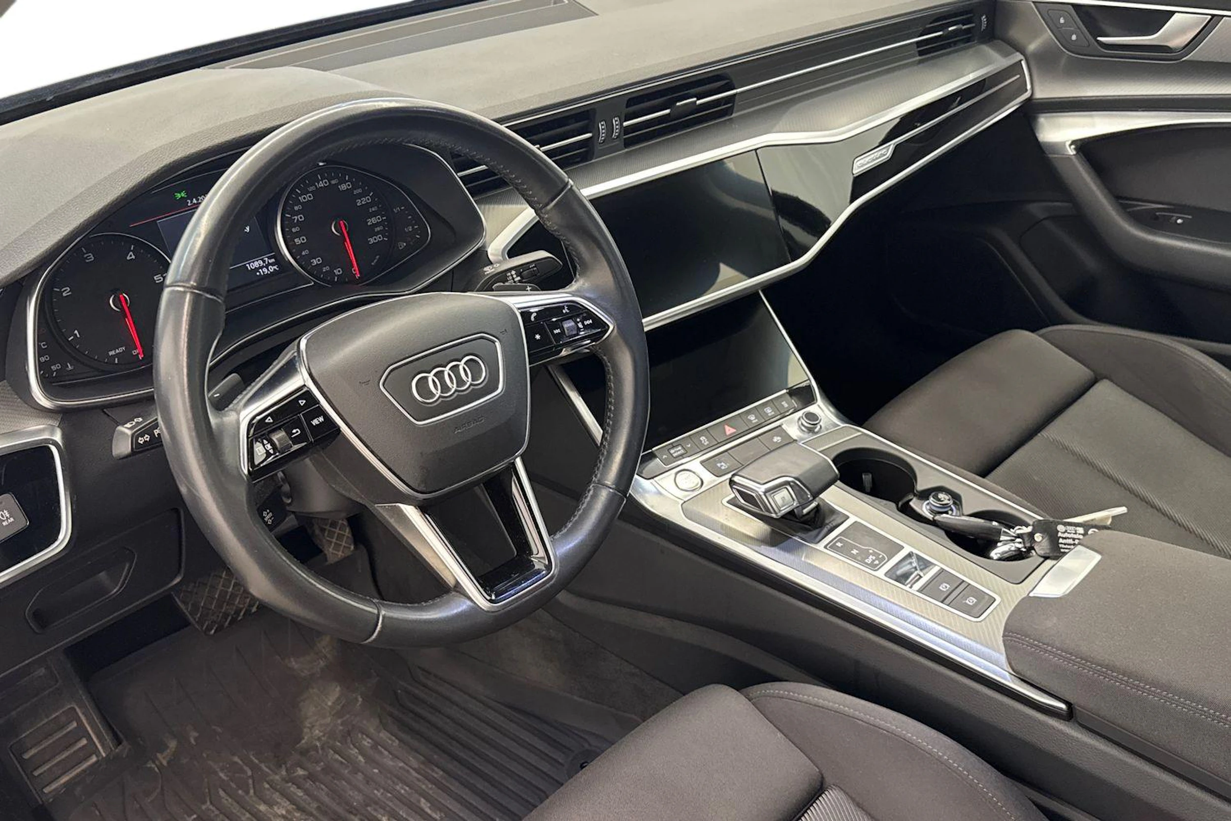 met. sininen Audi A6 2019 kuva 6.