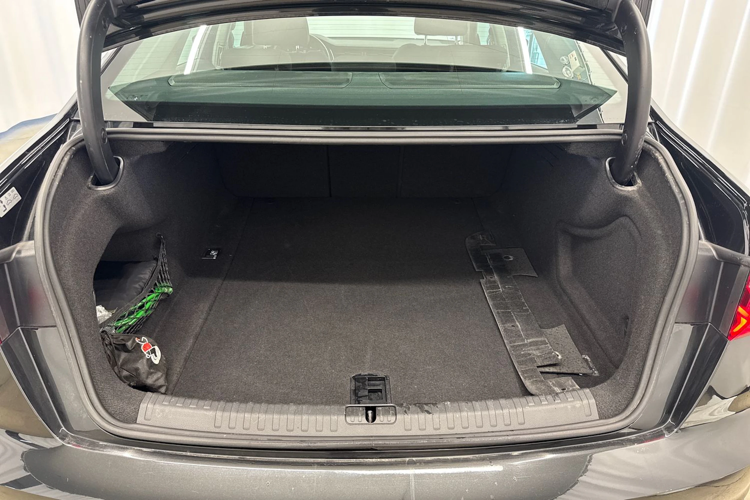 met. sininen Audi A6 2019 kuva 11.