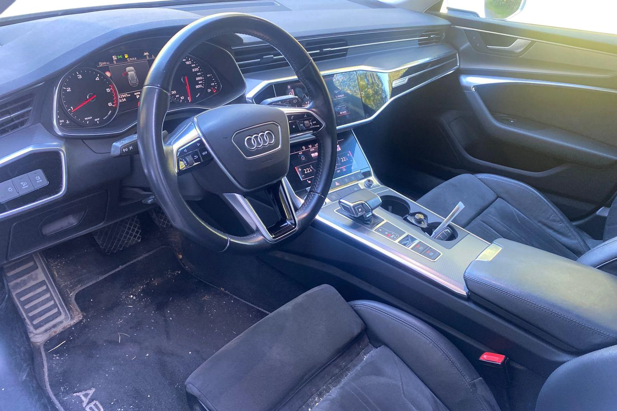 Valkoinen Audi A6 2019 kuva 3.