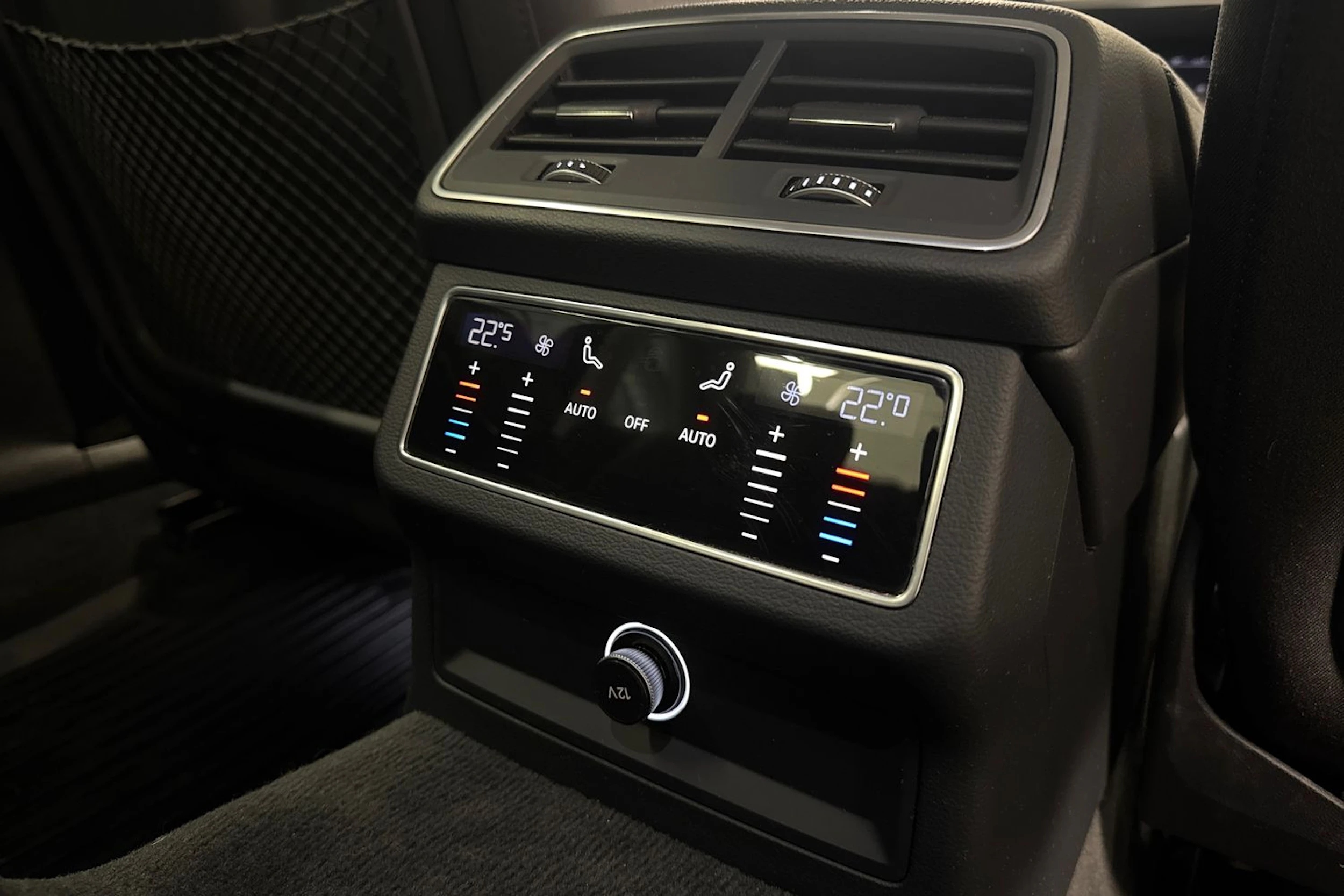 valkoinen Audi A6 2019 kuva 13.