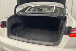 valkoinen Audi A6 2019 kuva 14.