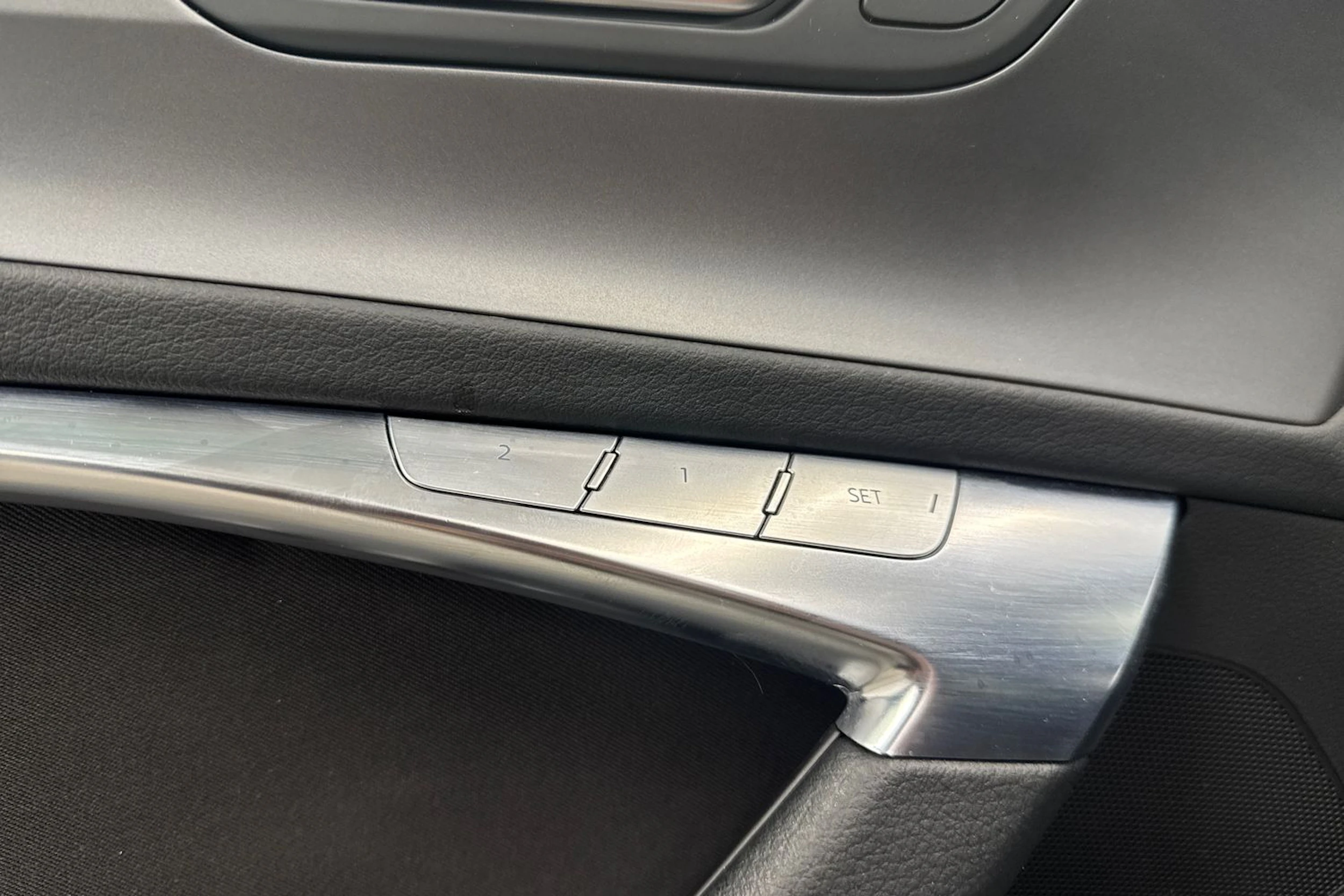 valkoinen Audi A6 2019 kuva 18.