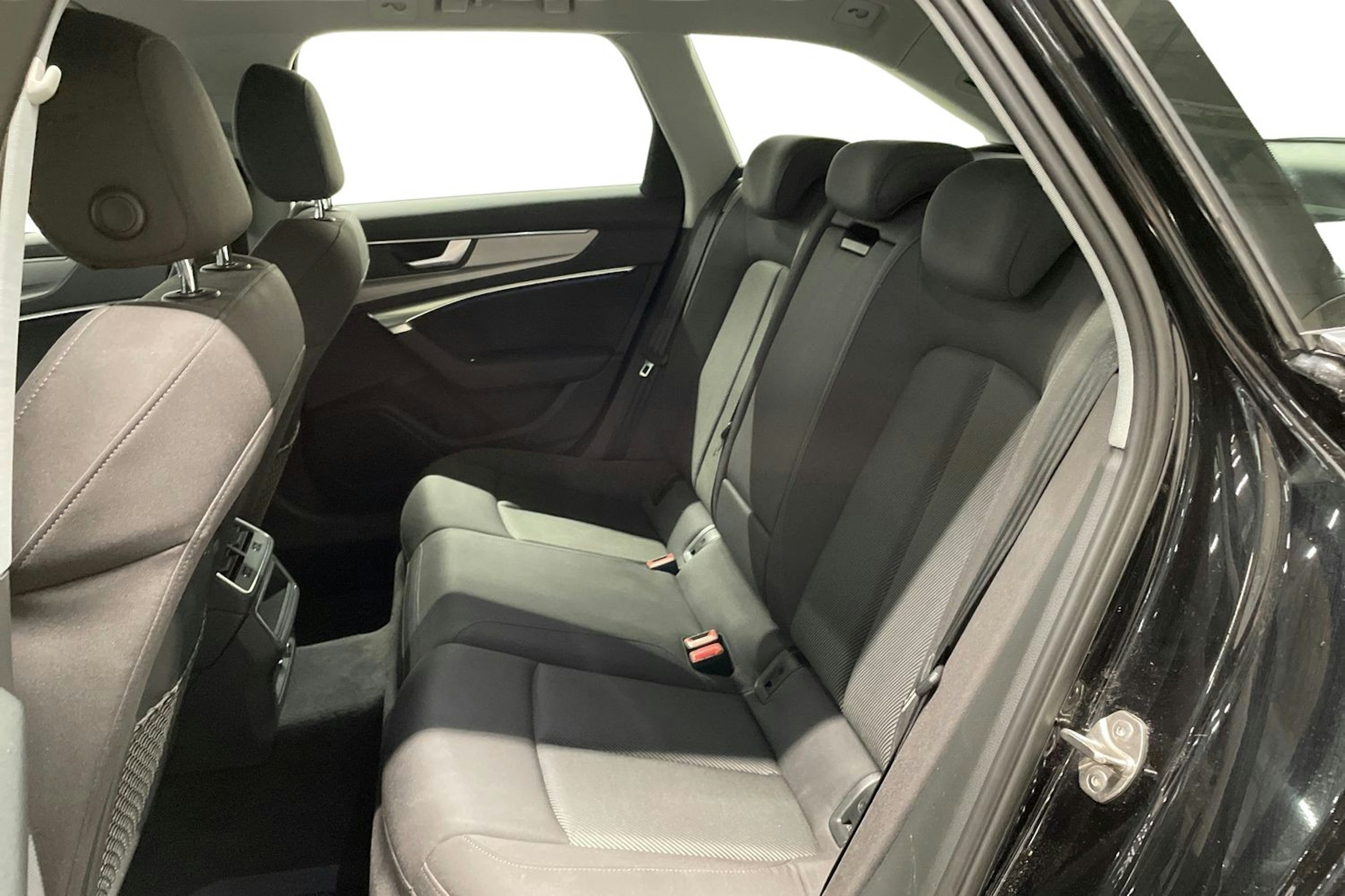 Musta Audi A6 2019 kuva 10.