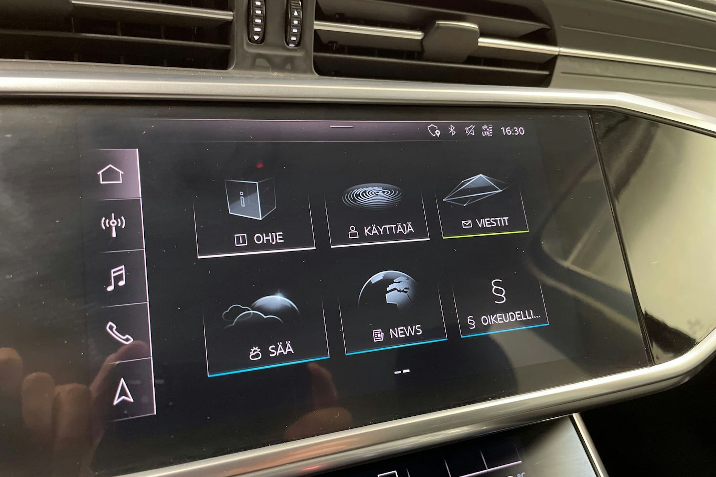Musta Audi A6 2019 kuva 17.