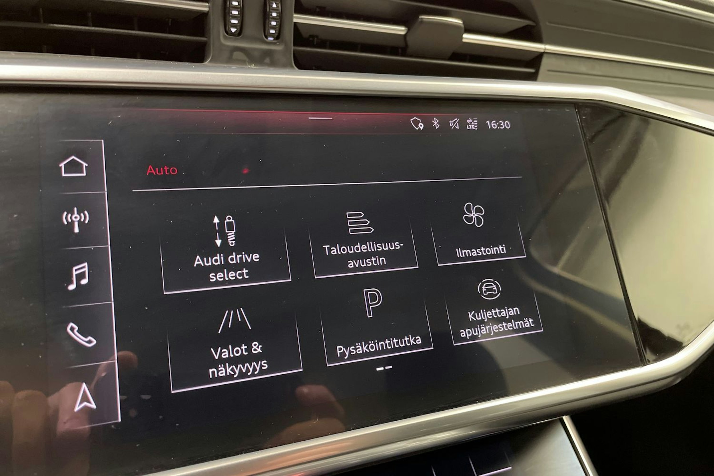 Musta Audi A6 2019 kuva 18.